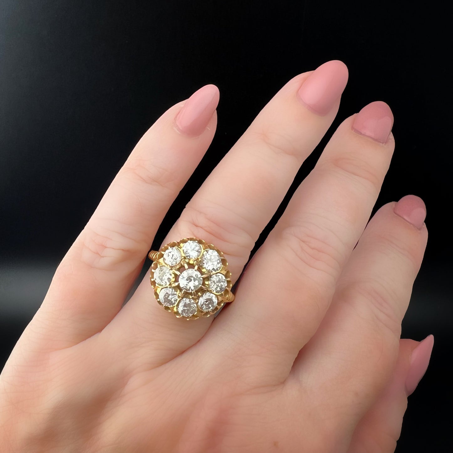 Antique Large Daisy Ring in 18K Gold with Old Mine Cut Diamonds