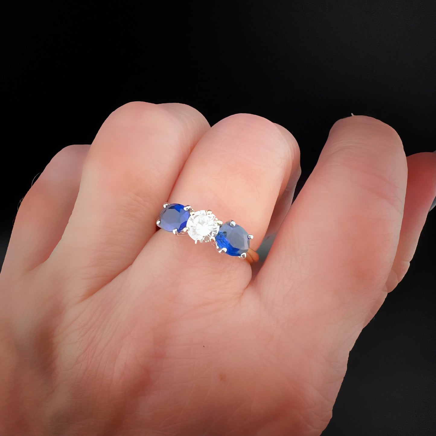 18k gold diamond and sapphire ring. Italy, c. 1920.