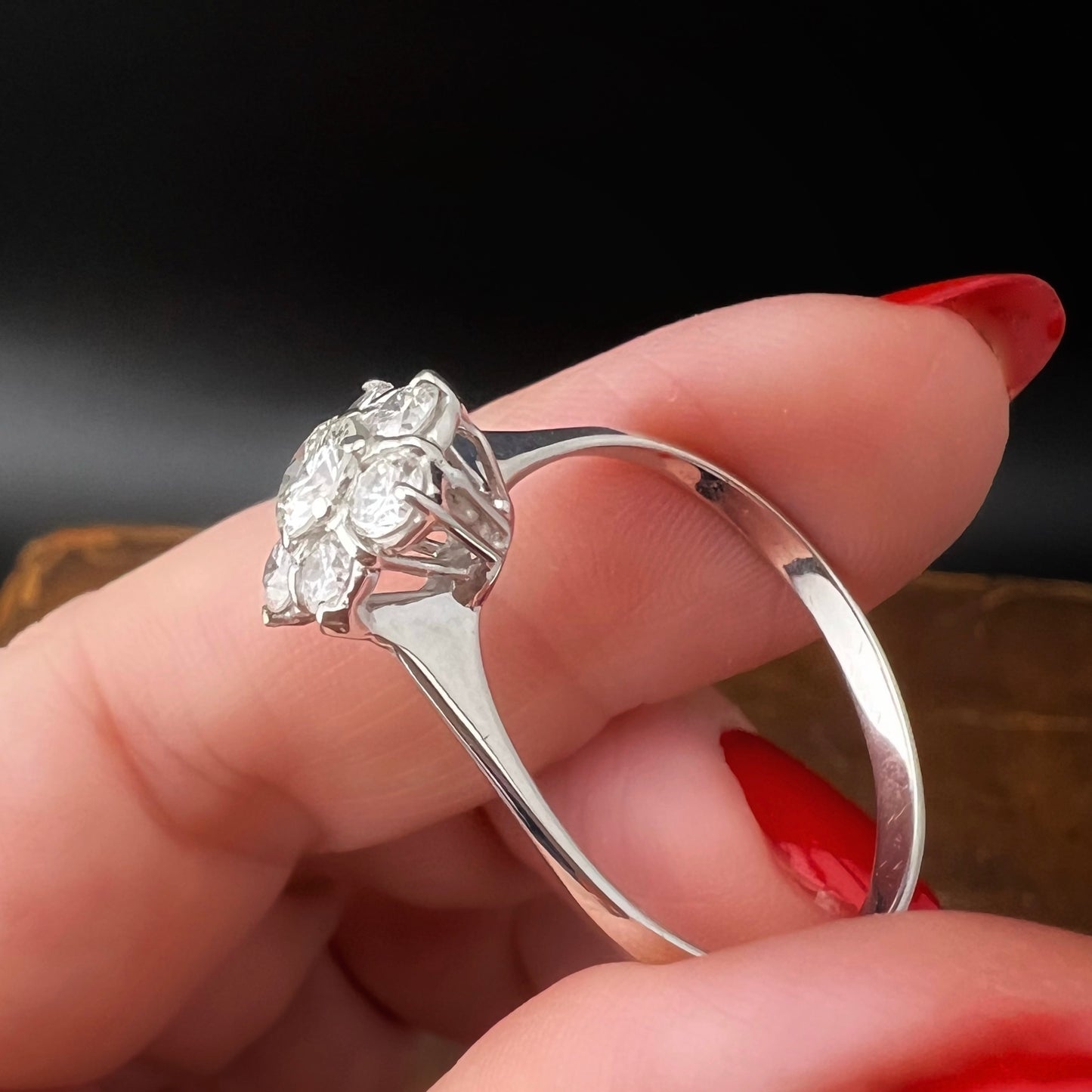 Gänseblümchenring aus 18 Karat Weißgold und Diamanten