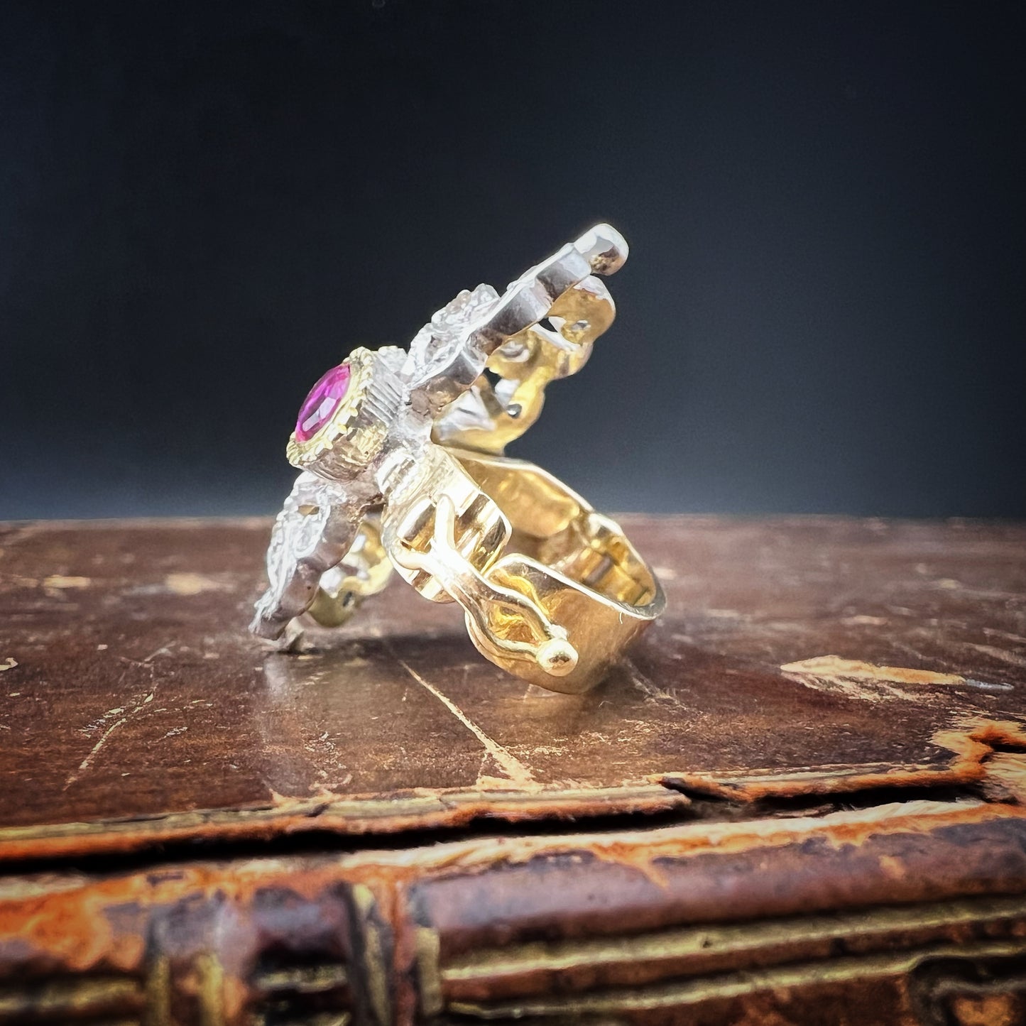 Vintage 18k yellow gold pearl clasp with sapphire, rubies and diamonds