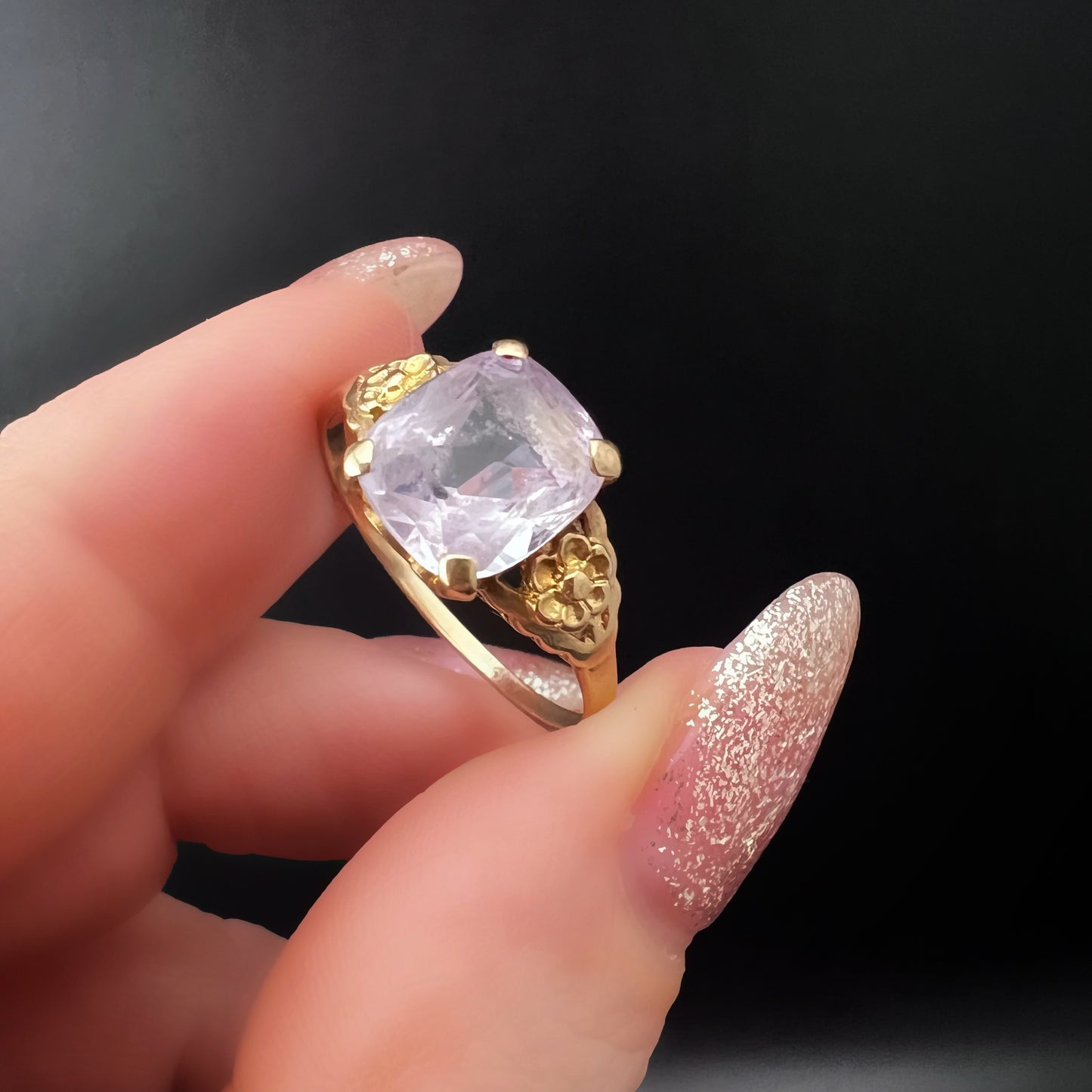 9ct gold ring with natural emerald-cut amethyst