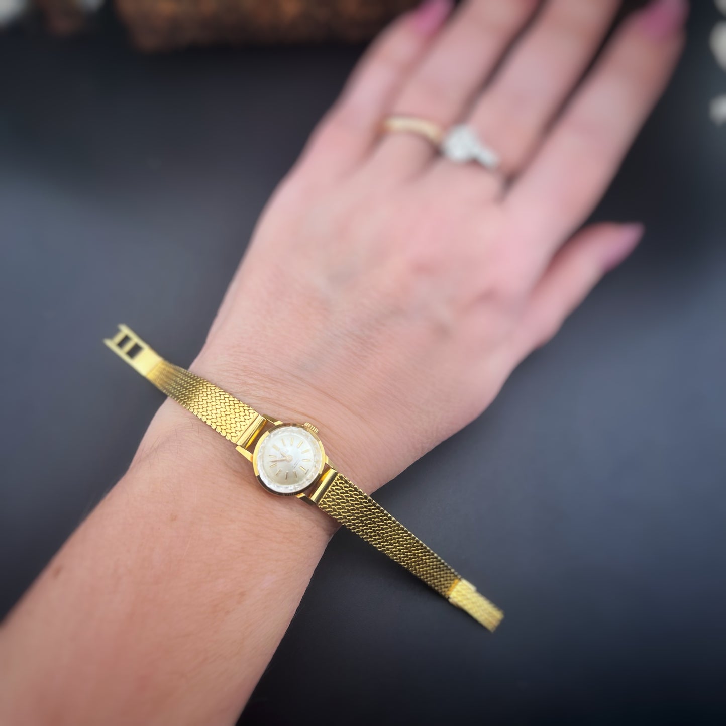 Bostol – Schweizer Damenuhr aus 18 Karat Gold, 1960er