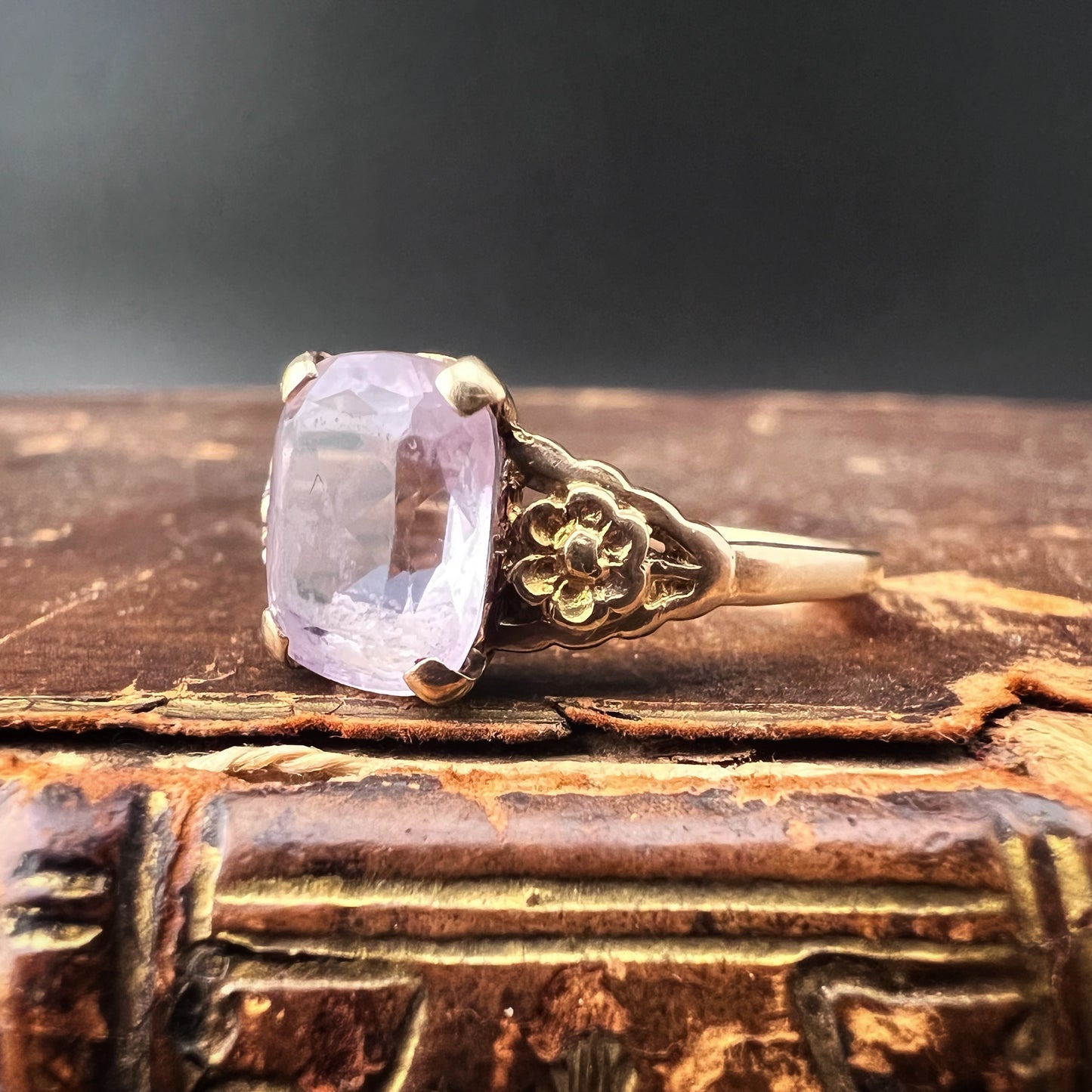 9ct gold ring with natural emerald-cut amethyst