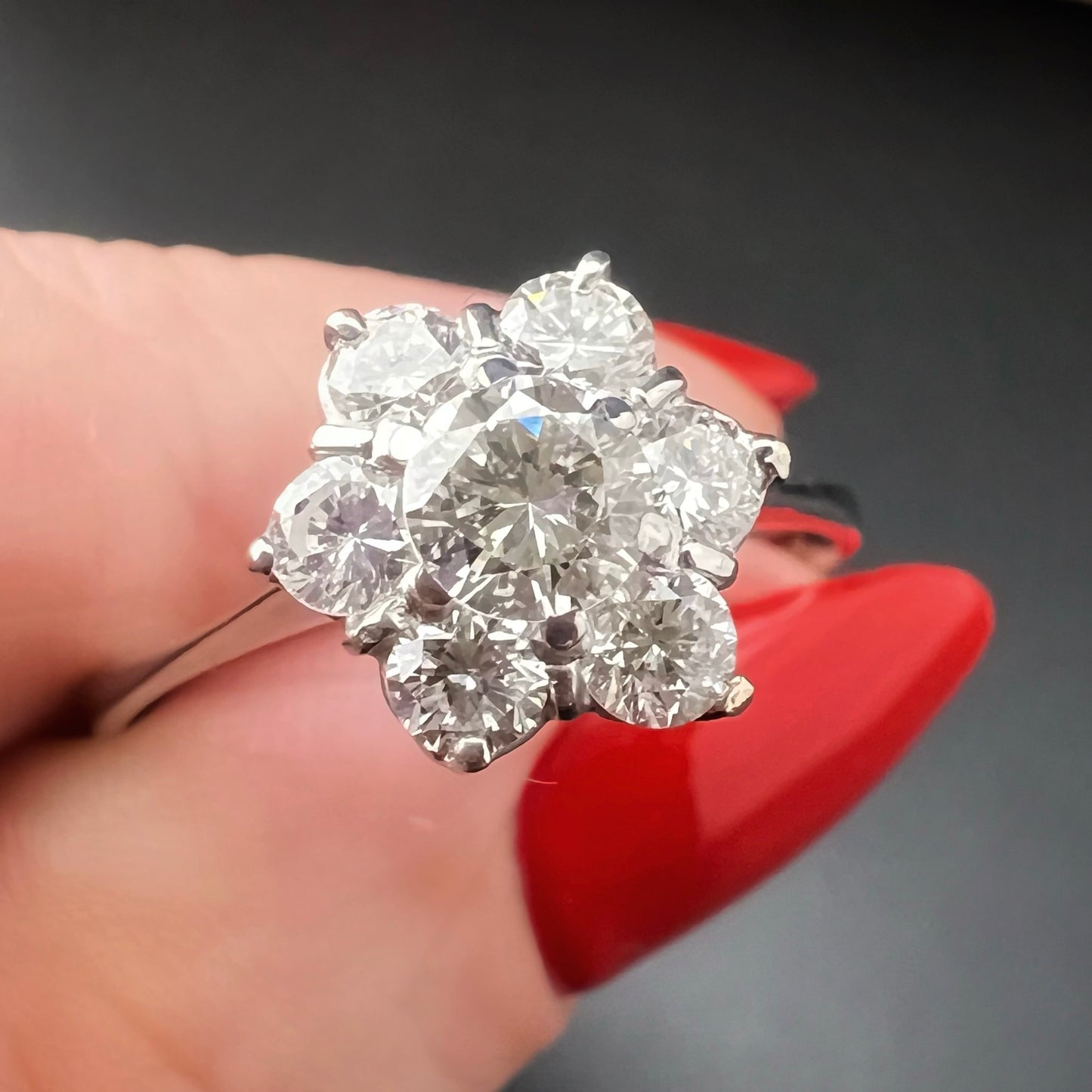 Gänseblümchenring aus 18 Karat Weißgold und Diamanten