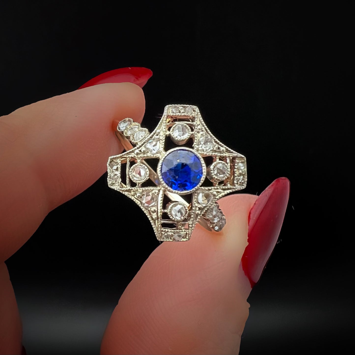 Anello Art Déco in oro 14 ct, diamanti e zaffiro di sintesi