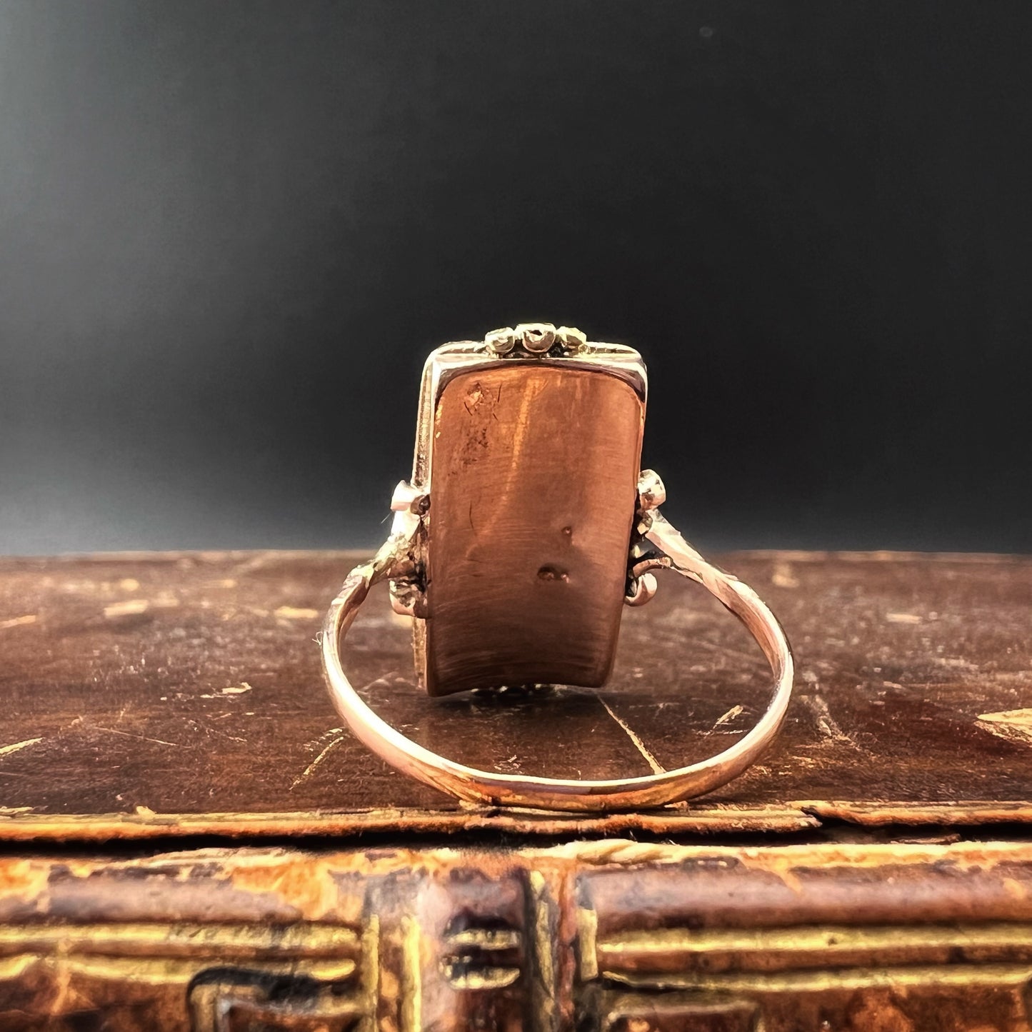 Antique English 9ct gold and onyx ring with letter “L”