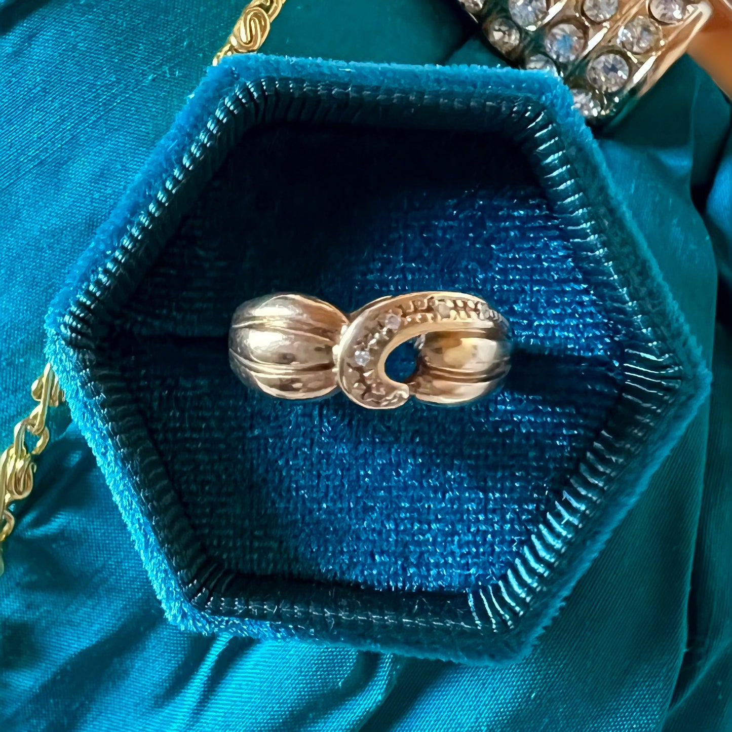 Bandring mit Diamanten