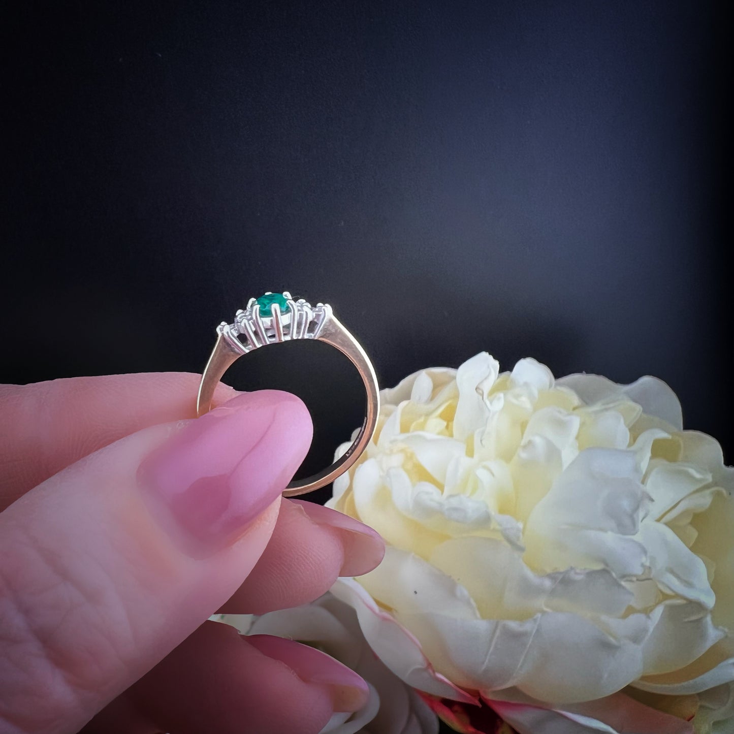 Smaragd- und Diamantring