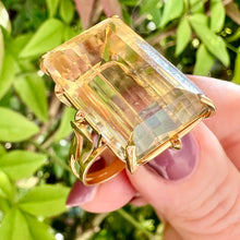 Carica l&#39;immagine nel visualizzatore di Gallery, Grande anello da cocktail in oro 18 carati con citrino da 22 carati
