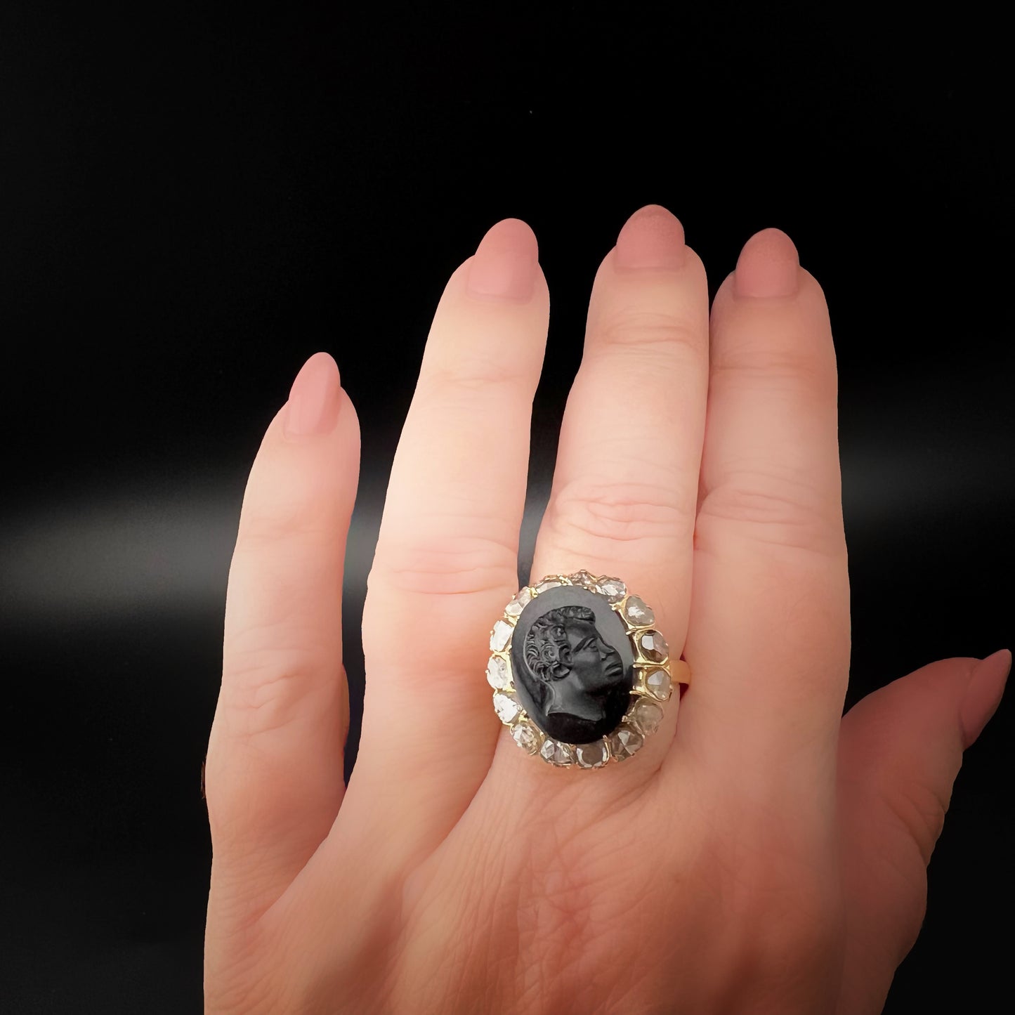 Goldring mit Onyx und Diamant Blackmoor