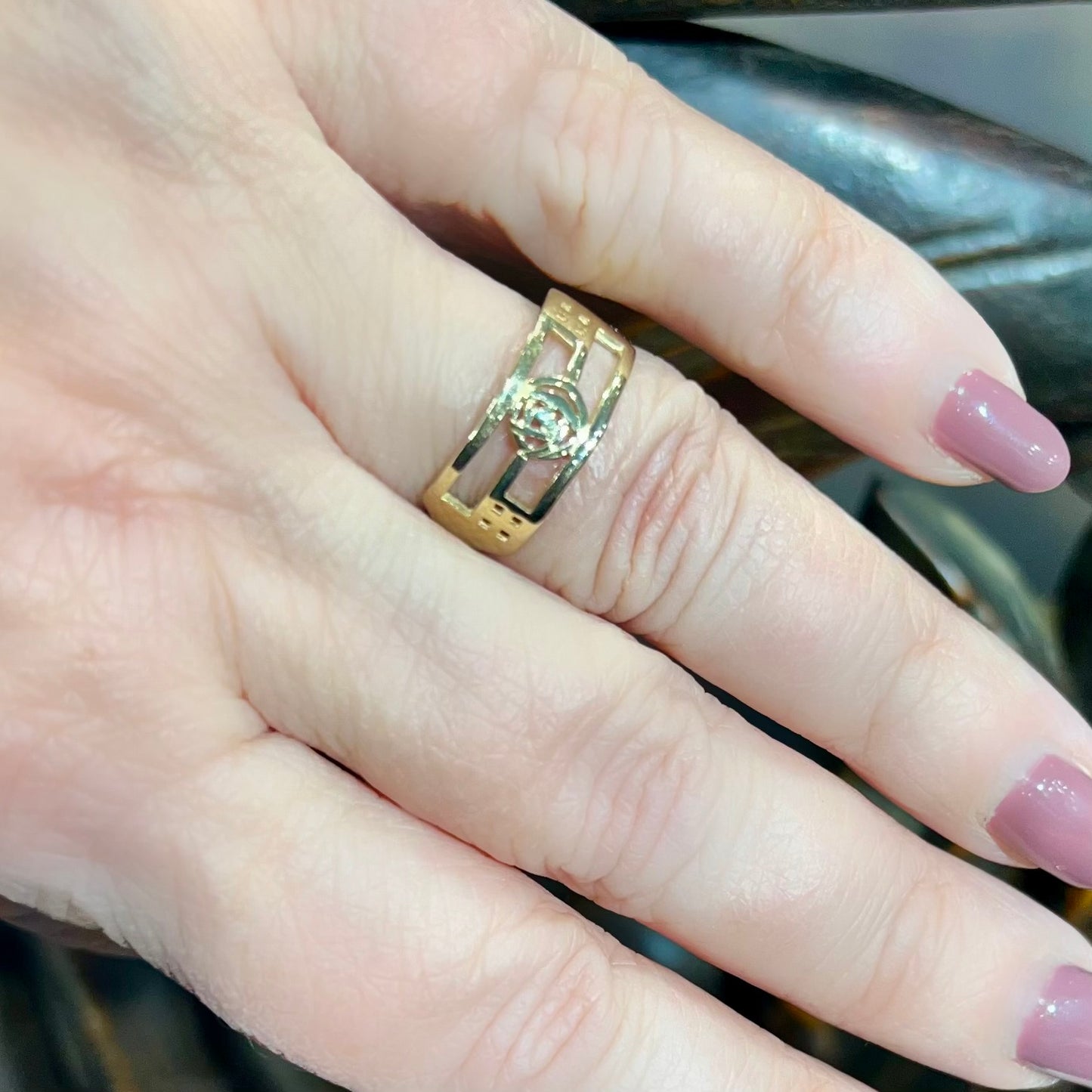 Mackintosh style gold ring