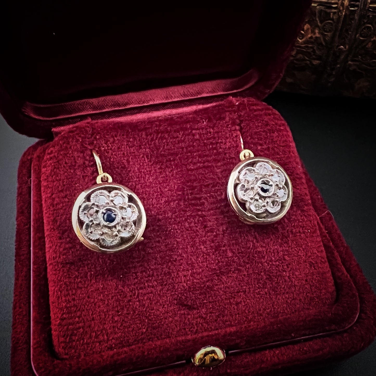 14K and 18K gold earrings with sapphires and diamonds. Italy, p. 900