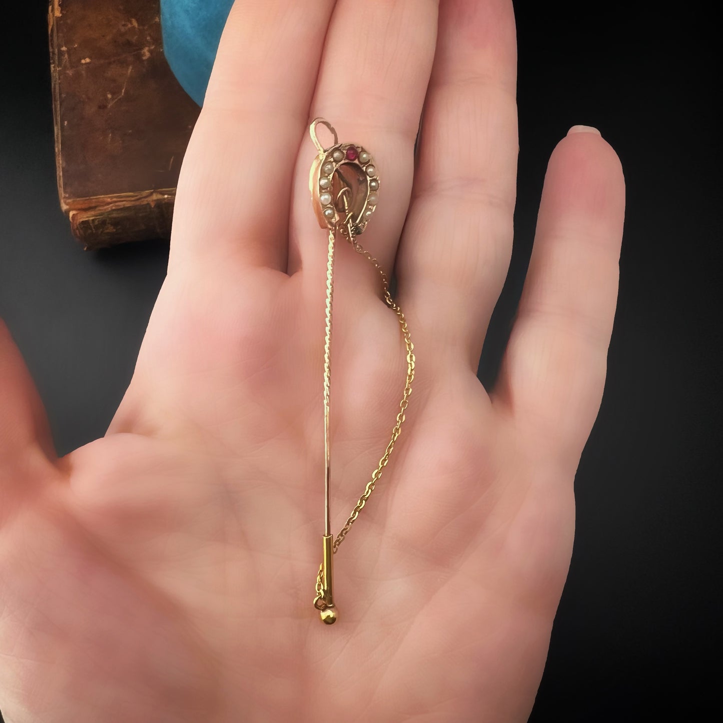 Viktorianische goldene Hufeisen- und Peitschen-Reiternadel