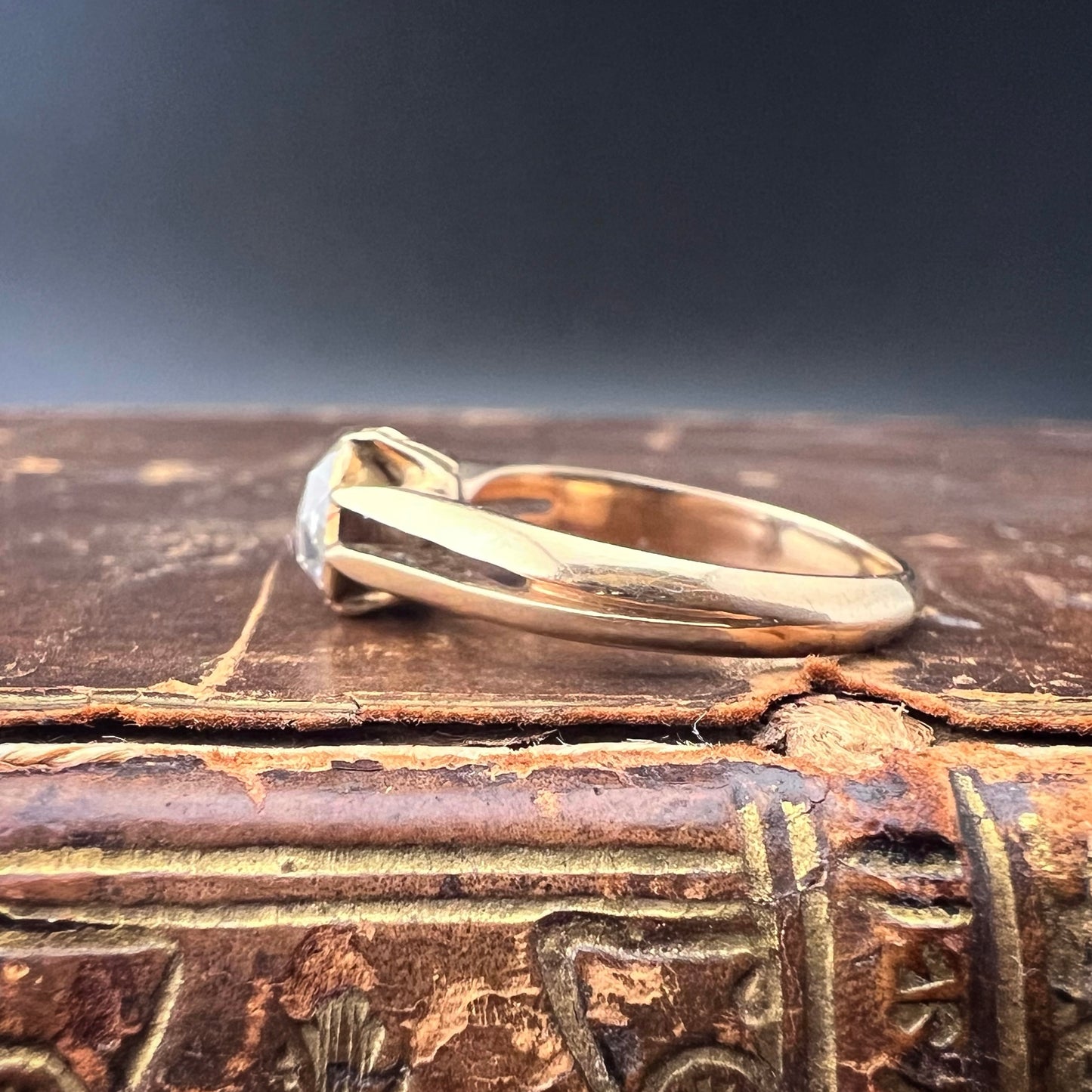 Antique 14K gold ring with 0.60 ct rose diamond