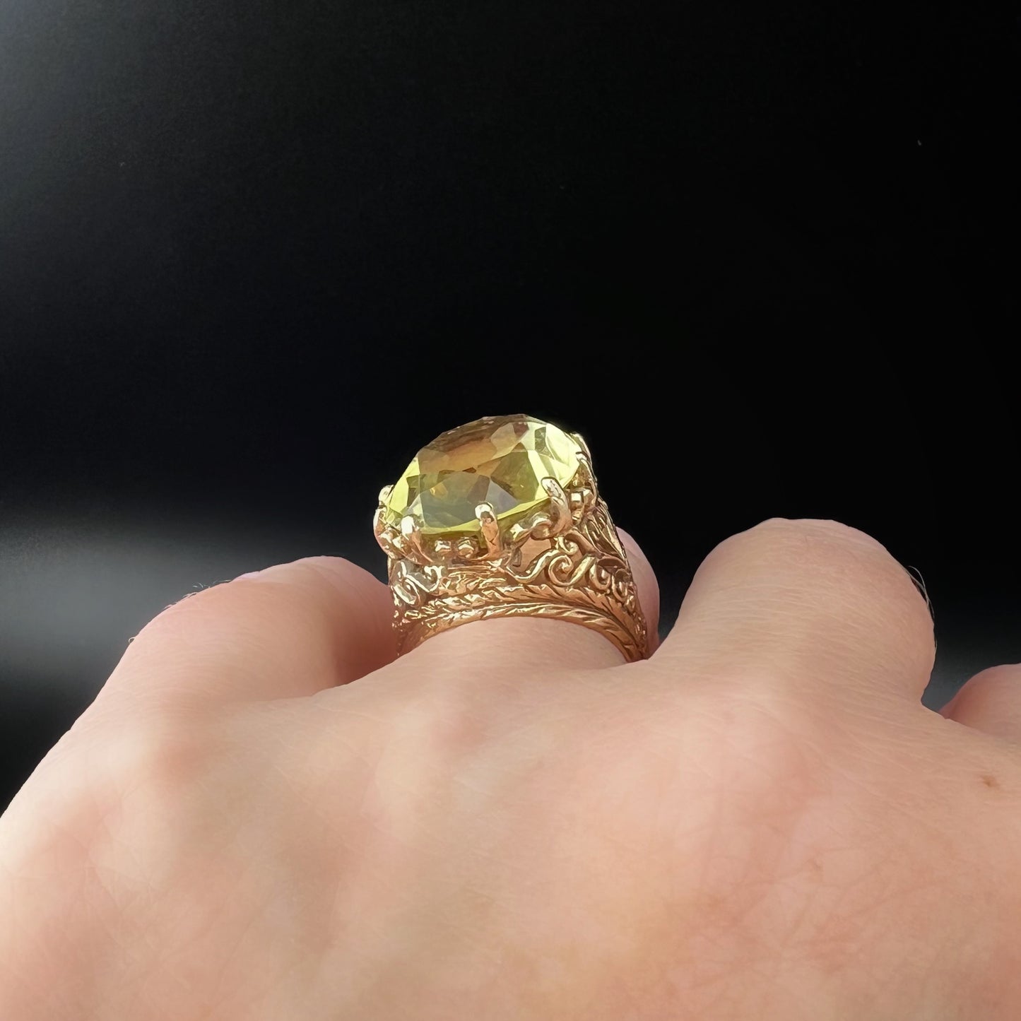 Gold cocktail ring with lemon citrine 35 ct London 1967