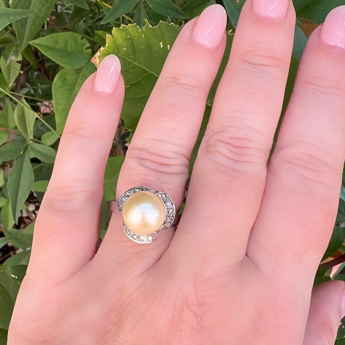 18K white gold pearl and diamond ring