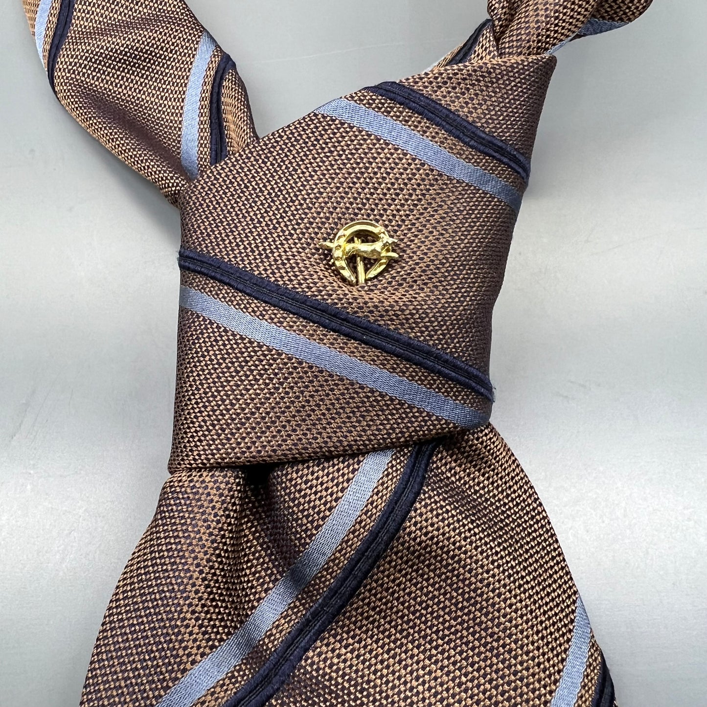 Viktorianische 9-karätige Goldbrosche mit Hufeisen und Fuchs