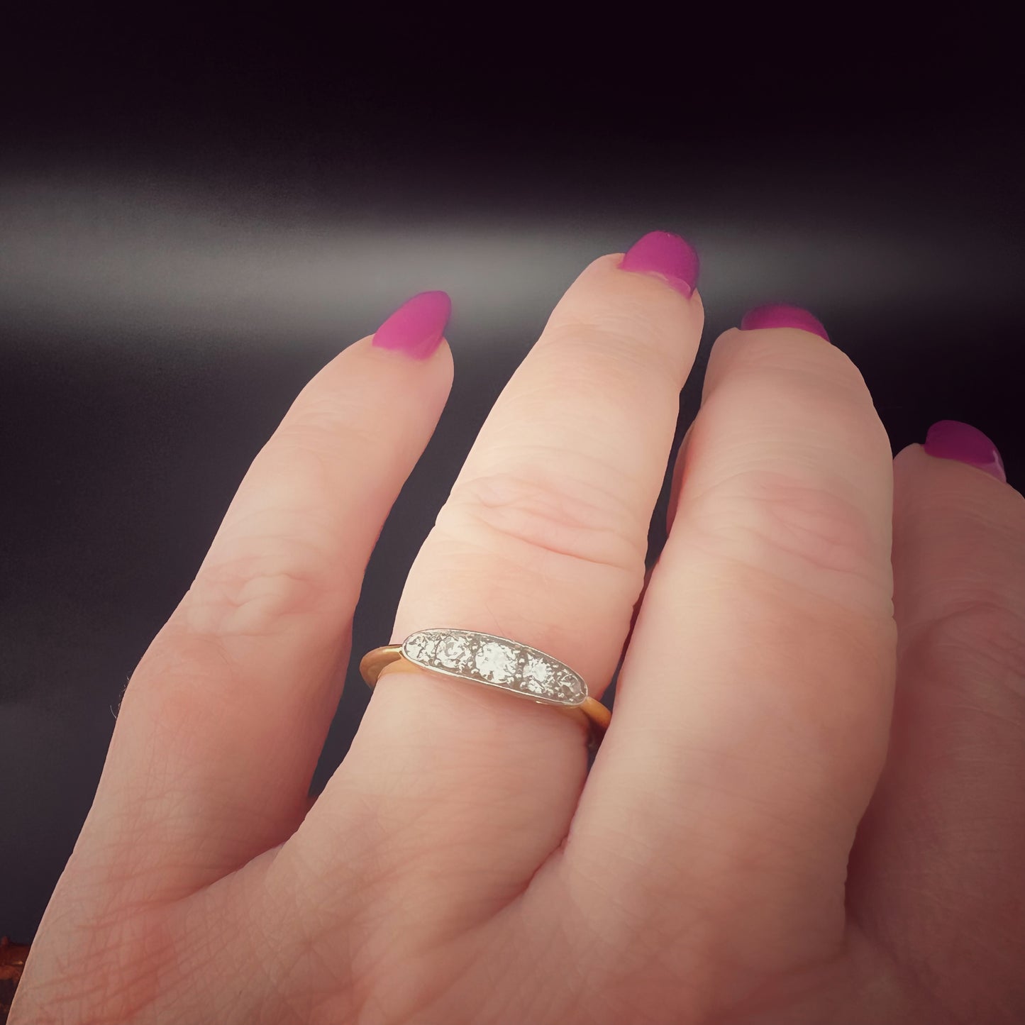 Antique Riviera ring in 18k gold and old mine diamonds