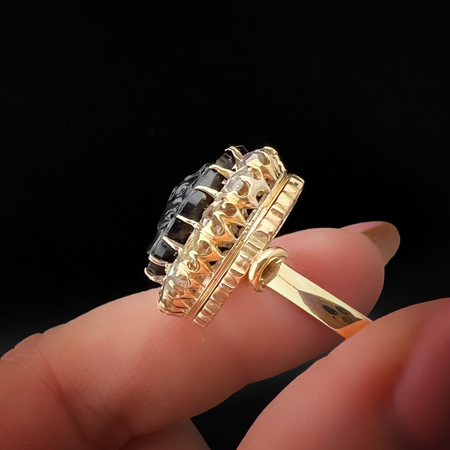 Goldring mit Onyx und Diamant Blackmoor