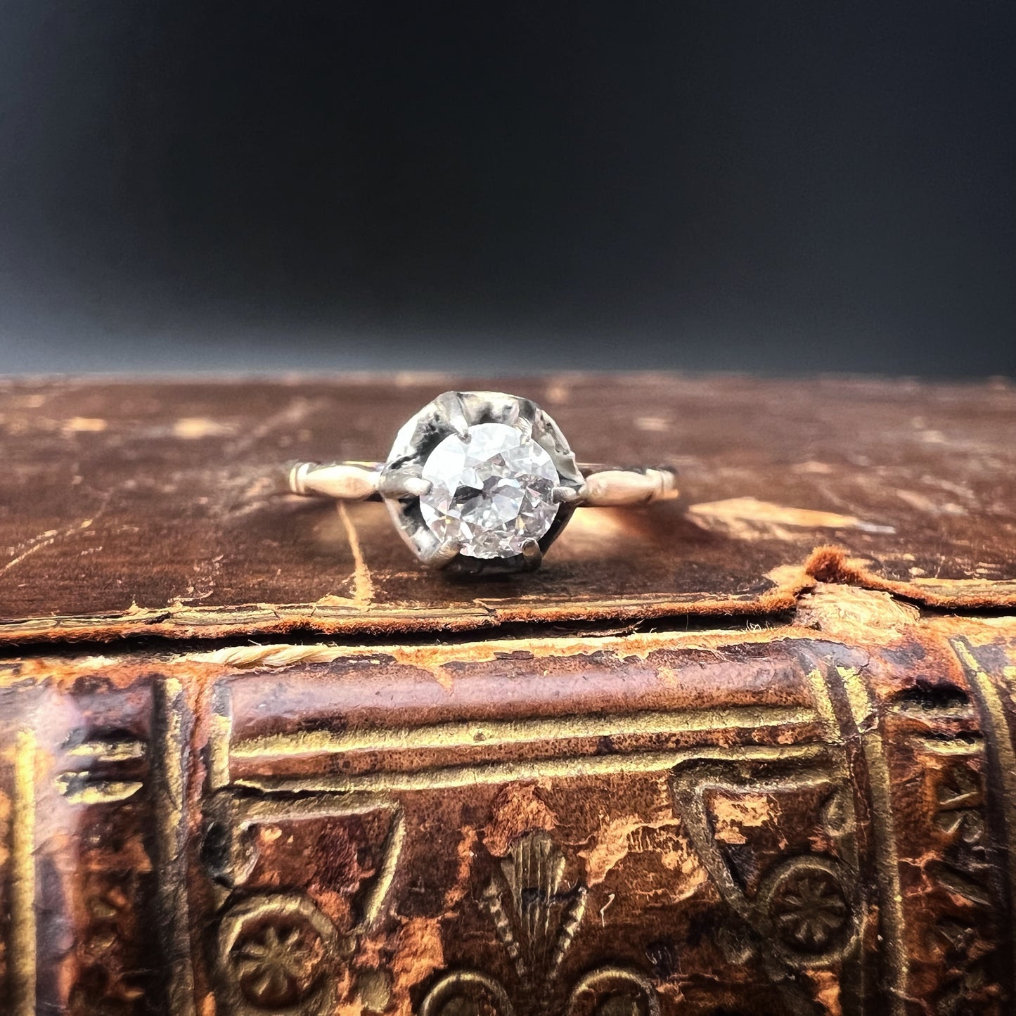 1920s solitaire ring in 18 ct gold with 0.45 old European diamond