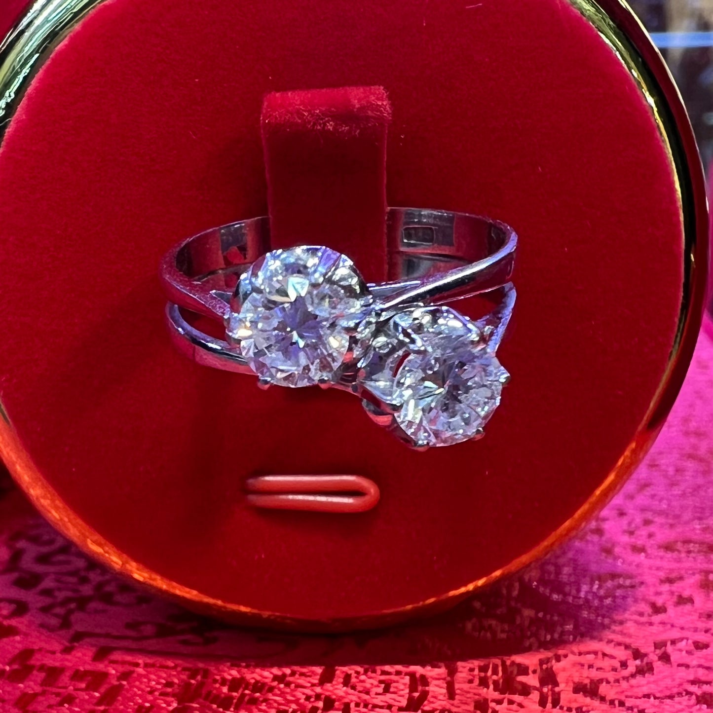 Anello “toi et moi” o contrariè oro bianco 18 kt e diamanti .52/.55 - .46/.48 ct. GIA