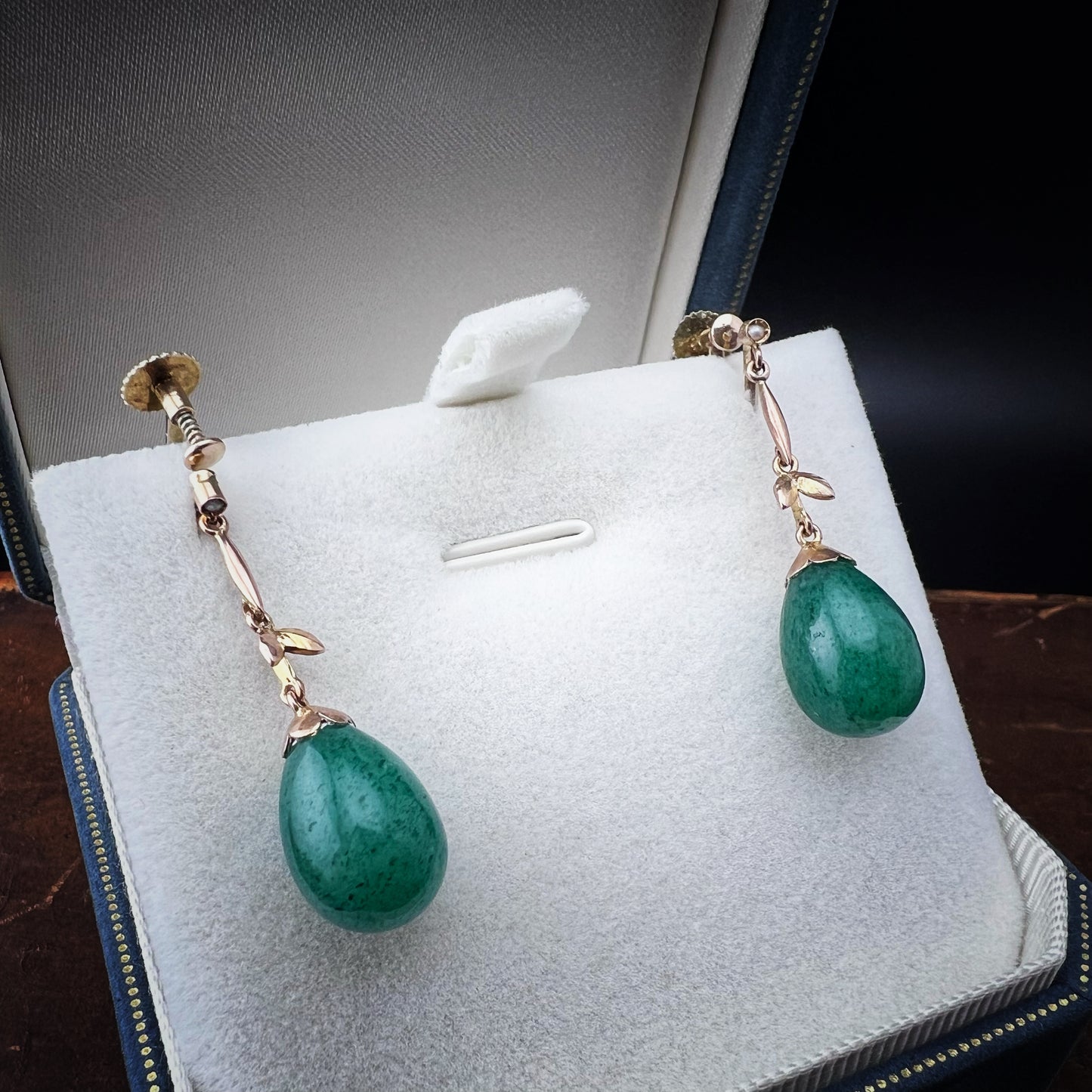1940s gold earrings with green aventurine