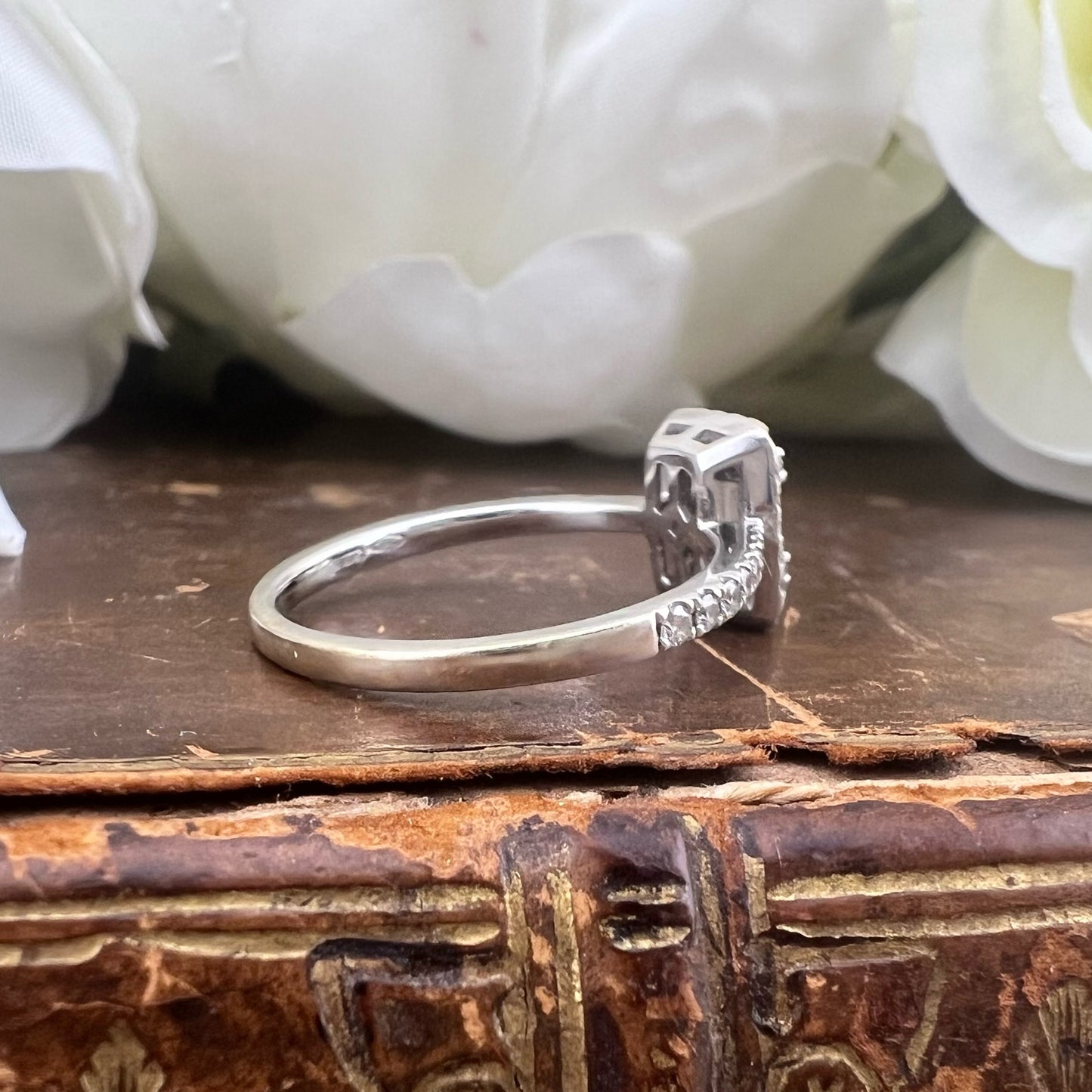 Anello pre loved oro bianco 18 ct e diamanti