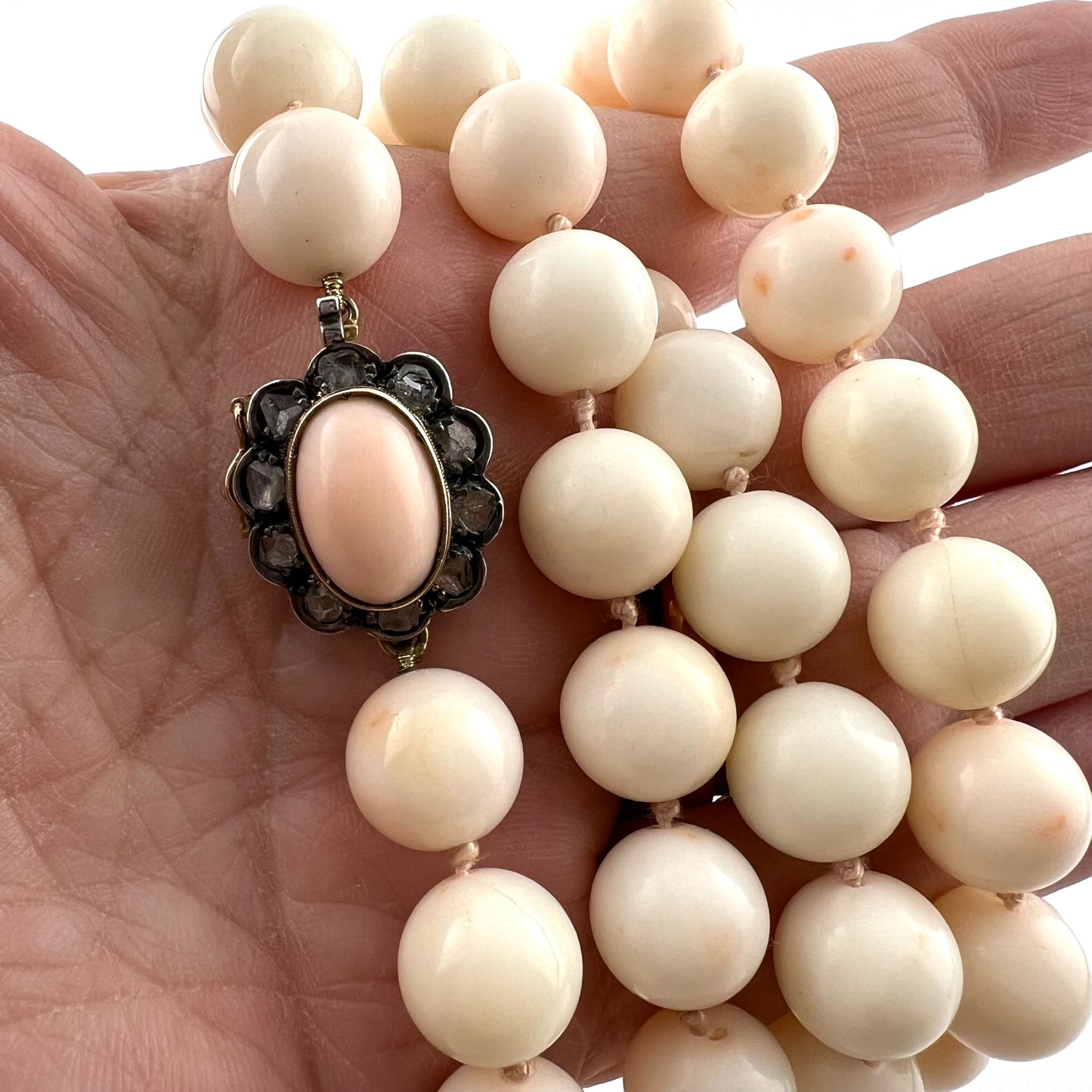 Long necklace with pinkish white Japanese coral “Shiro”