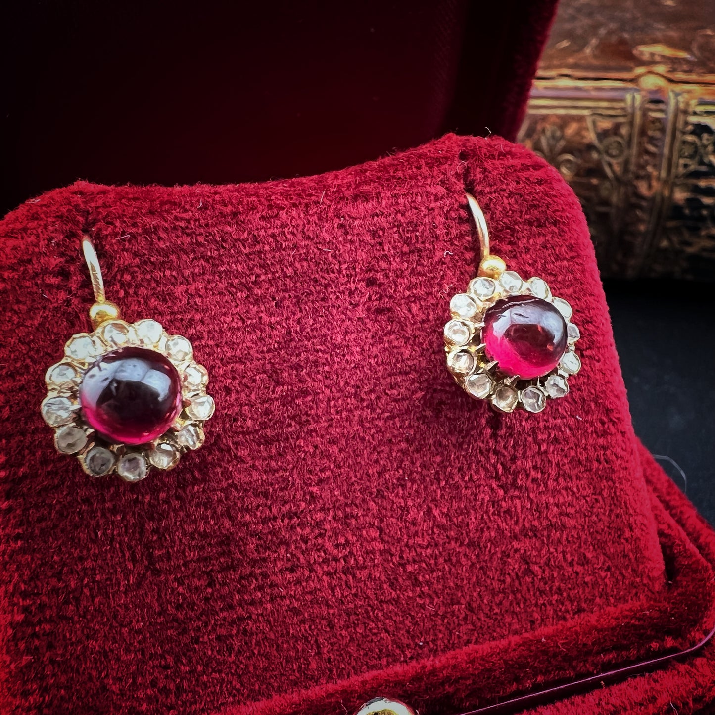 18K Gold Earrings with Cabochon Spinels and Diamonds – Late 19th/Early 20th Century