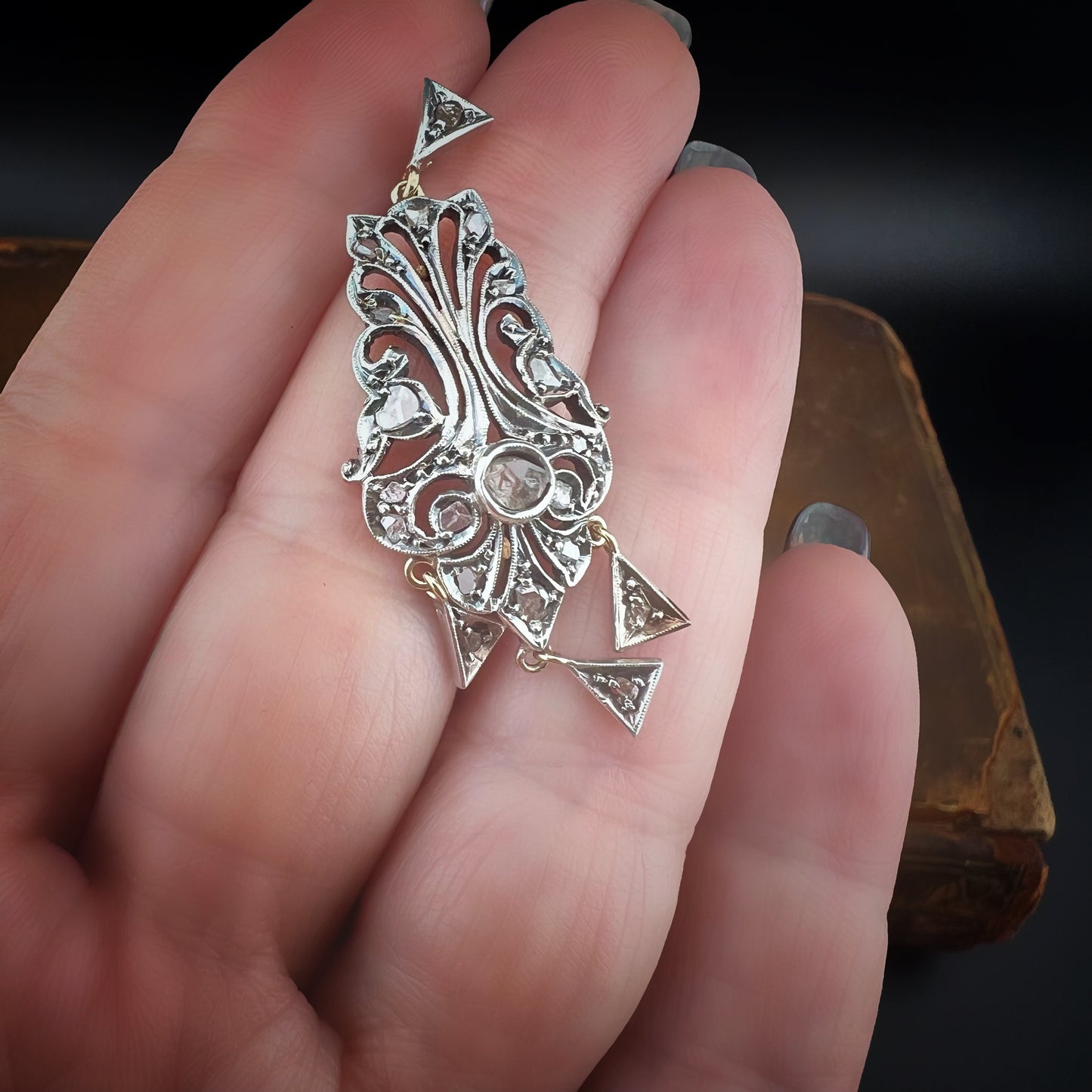 Italy 1930 pendant in gold, silver and diamonds