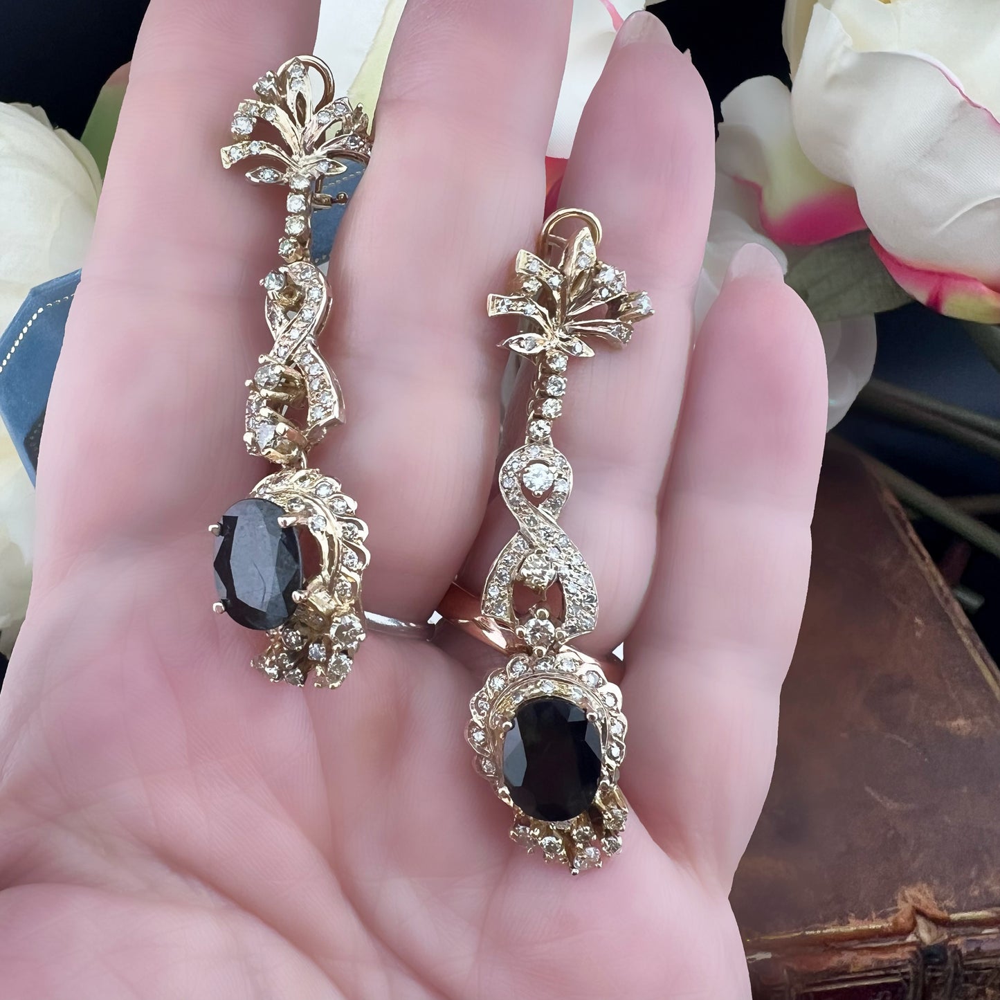 Grandi Orecchini Pendenti Vintage con Zaffiri Naturali e Diamanti – Oro Giallo 14kt