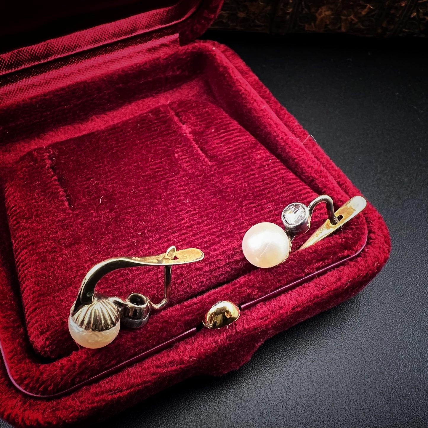 1950s earrings in 18k gold with natural pearls and rosette diamonds