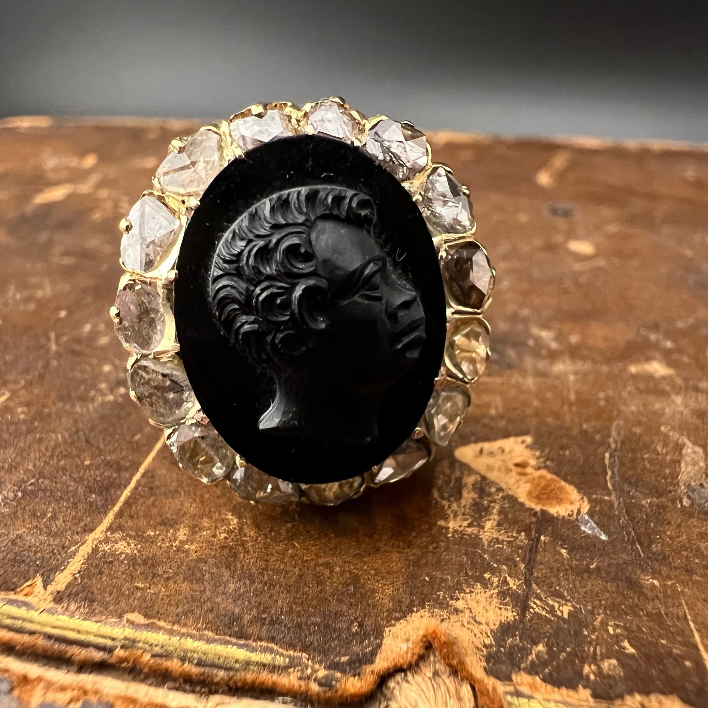 Goldring mit Onyx und Diamant Blackmoor