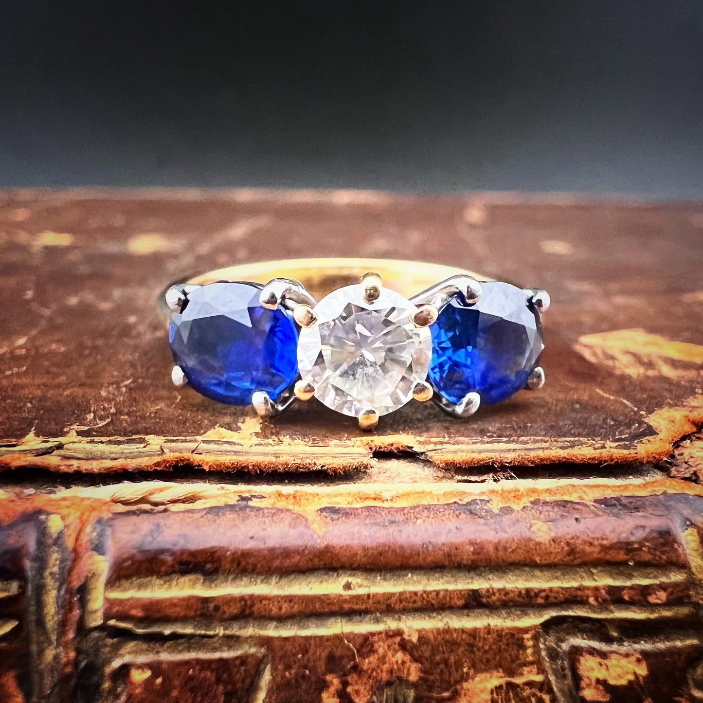 18k gold diamond and sapphire ring. Italy, c. 1920.