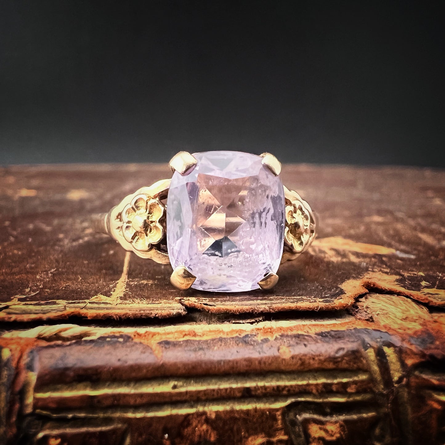 9ct gold ring with natural emerald-cut amethyst