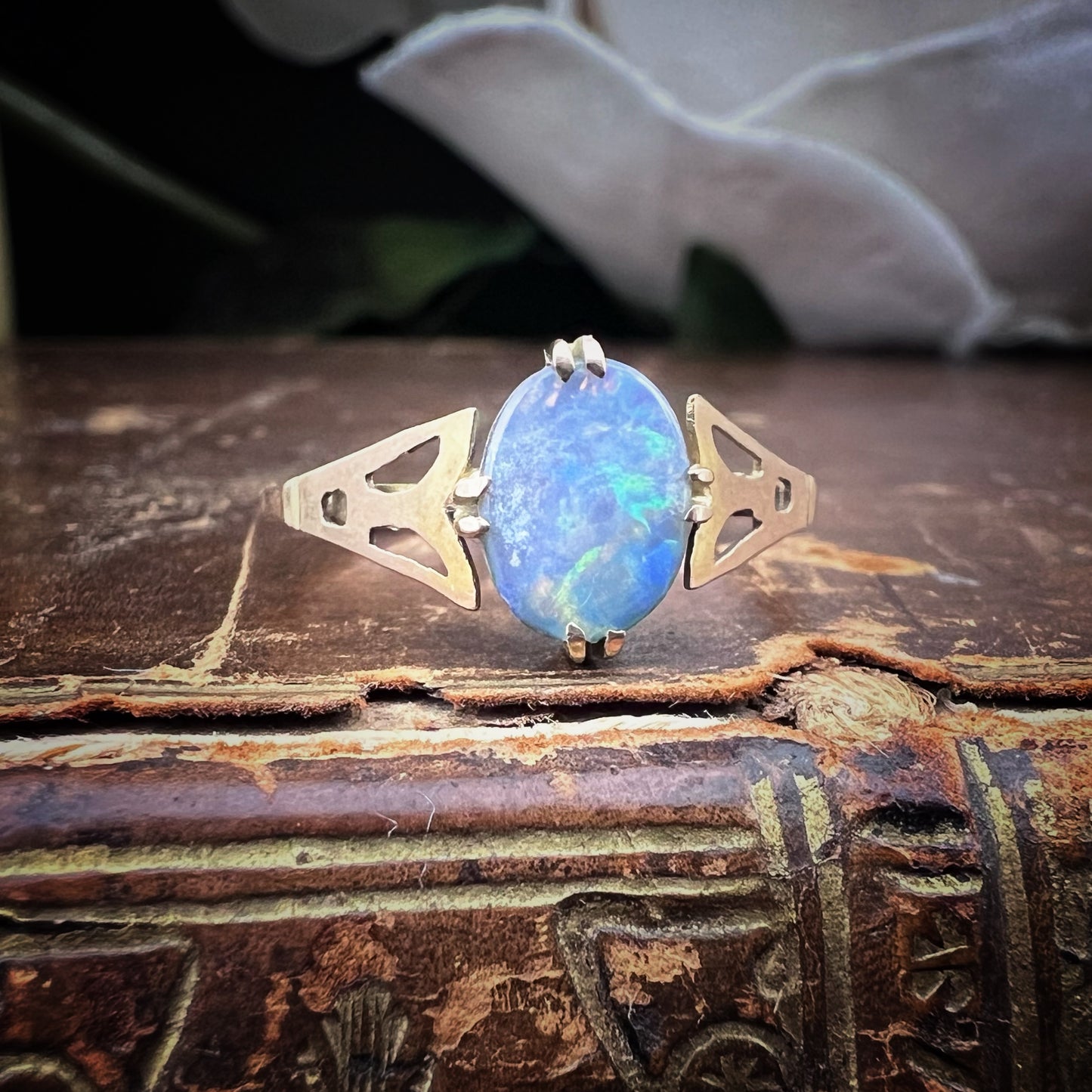 Ring with opal