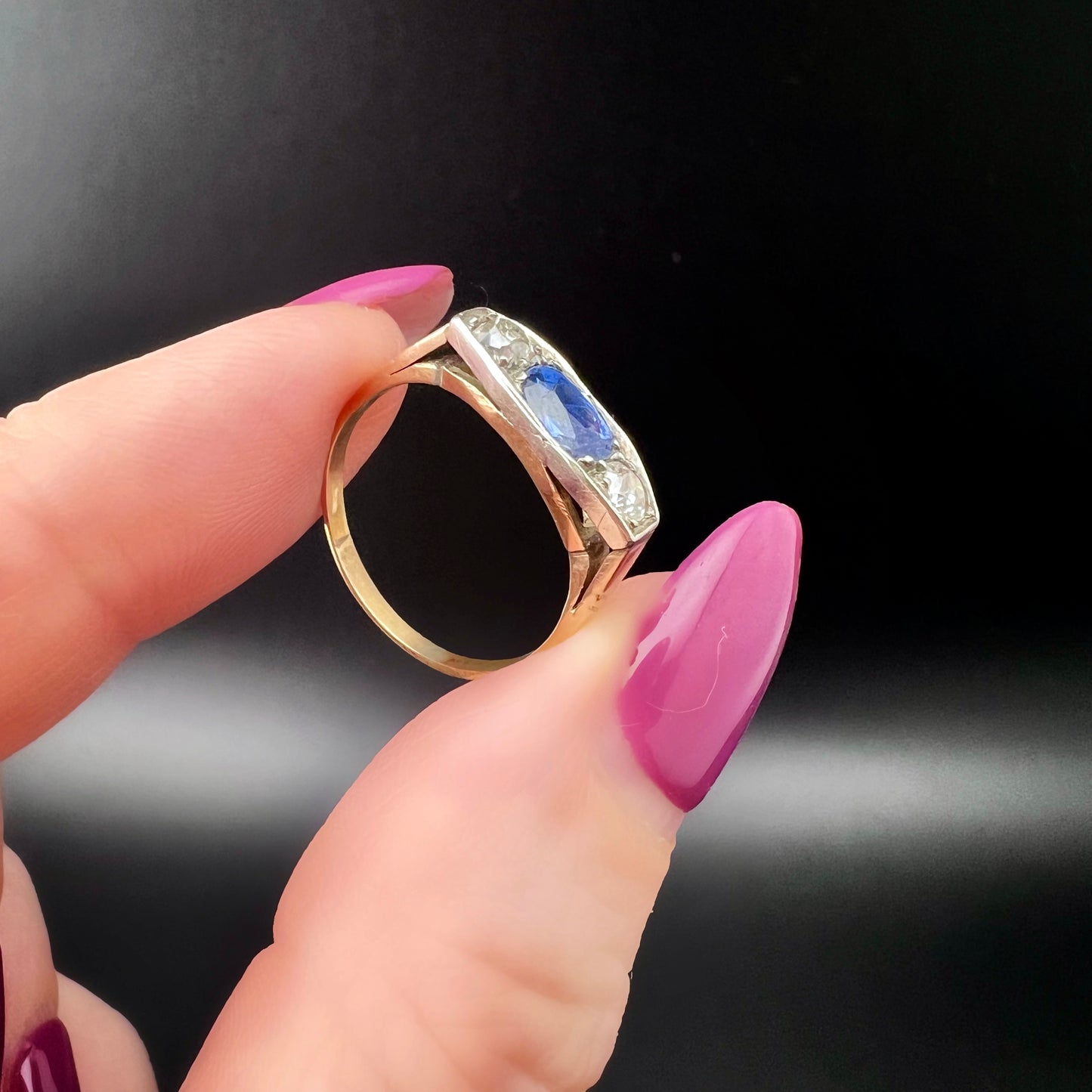 Trilogie-Ring aus 14 Karat Gold mit Saphir und alten Minendiamanten