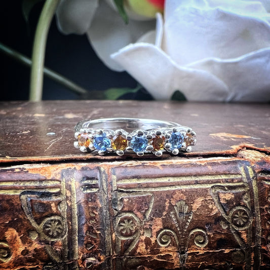 Anello vintage in oro bianco 18 ct con topazi azzurri e quarzi citrini Madera Vintage 18K White Gold Ring with Blue Topaz and Madeira Citrine Quartz