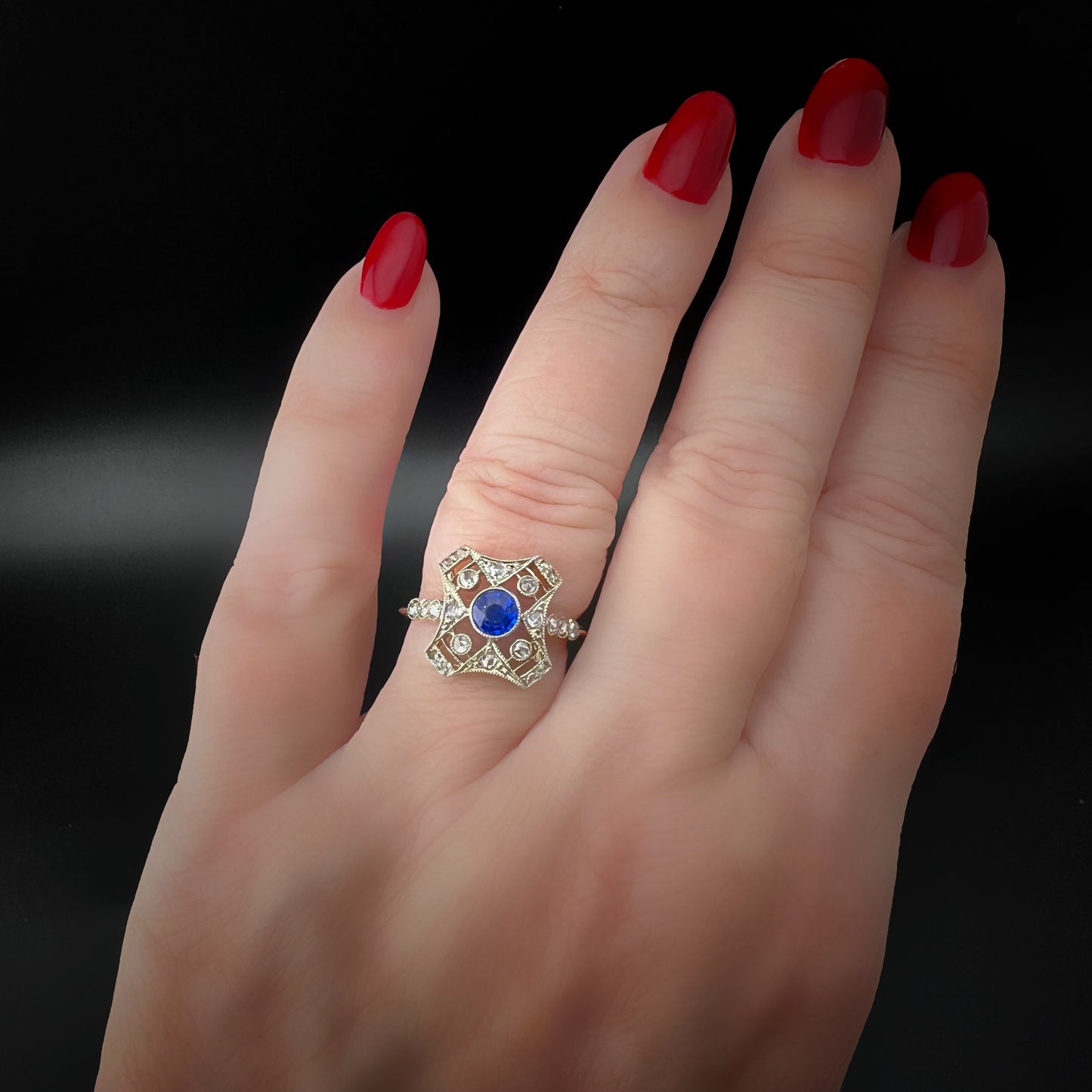 Anello Art Déco in oro 14 ct, diamanti e zaffiro di sintesi