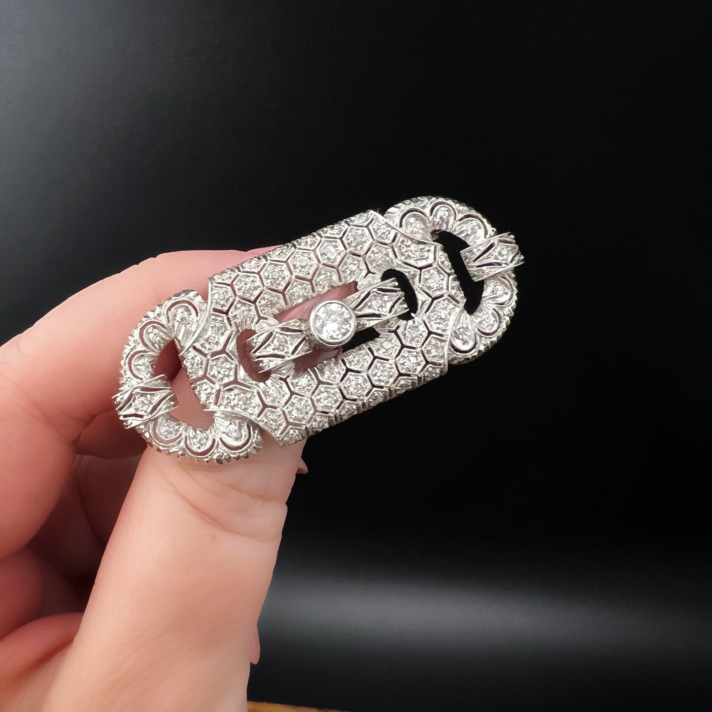 Art-Deco-Brosche aus Platin und Diamanten