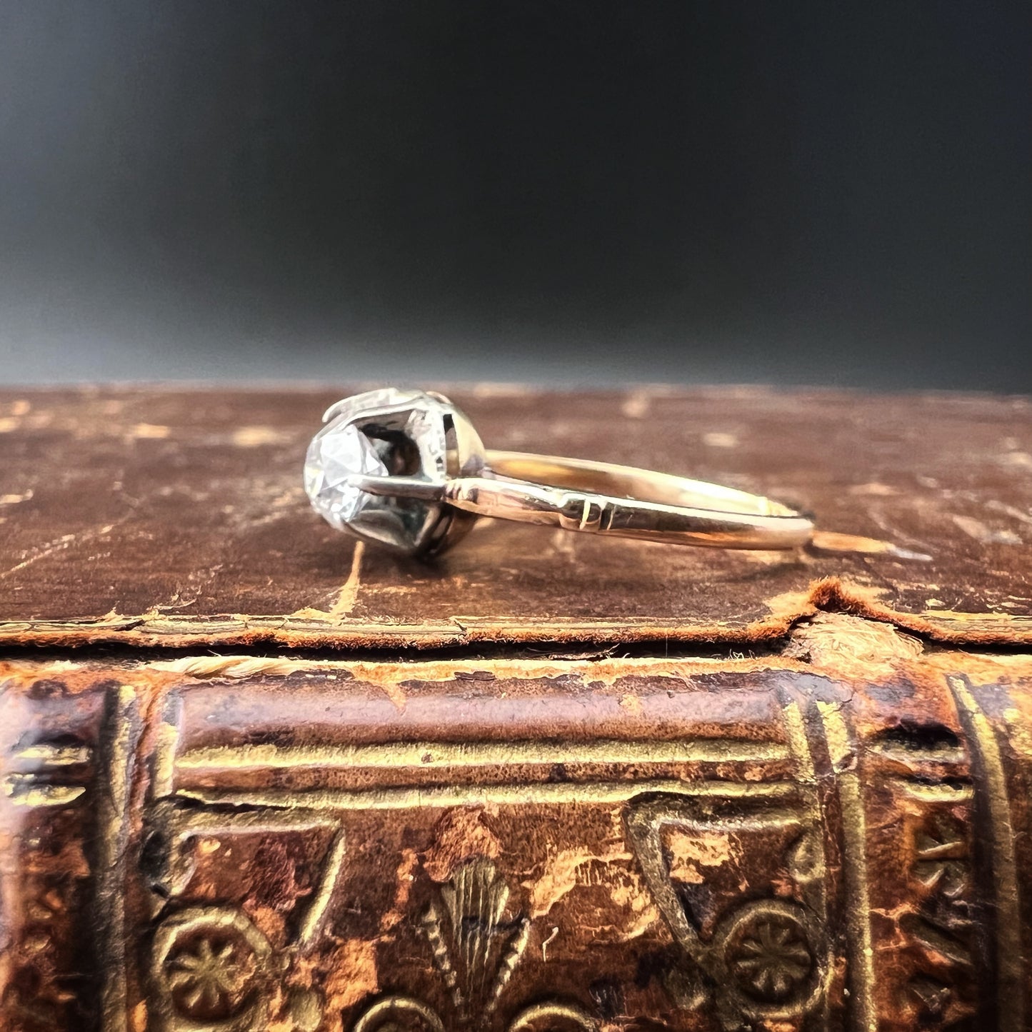 1920s solitaire ring in 18 ct gold with 0.45 old European diamond