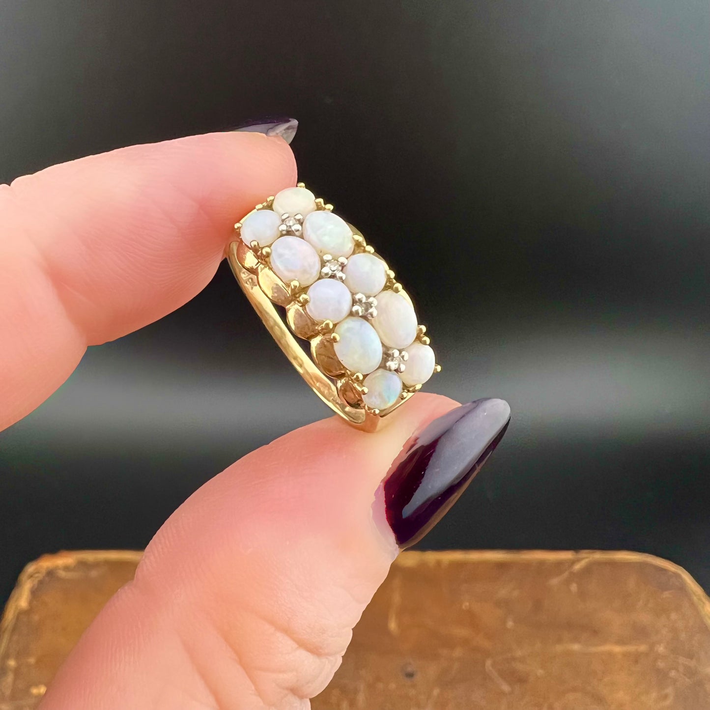 9ct yellow gold ring with opals and diamonds