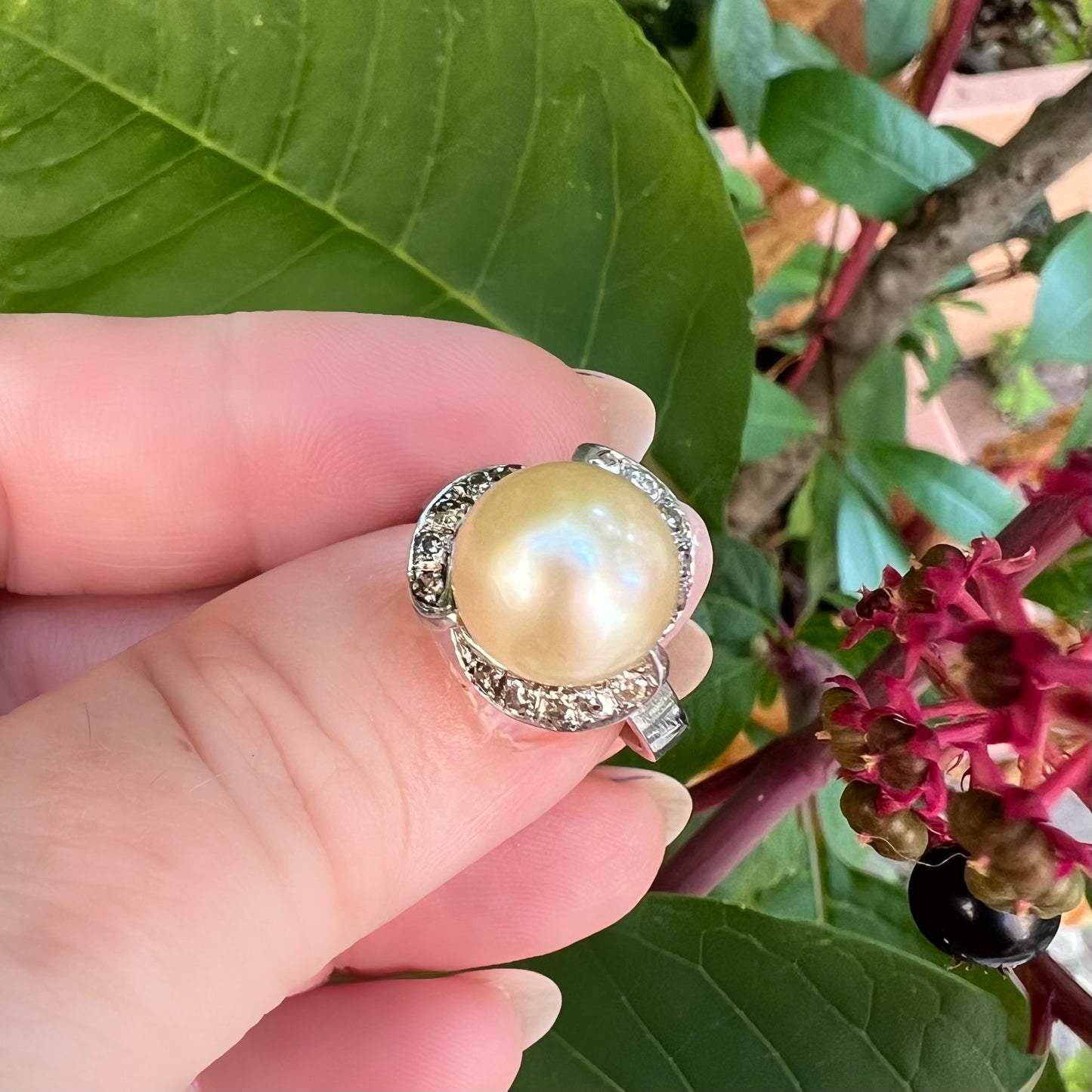 18K white gold pearl and diamond ring