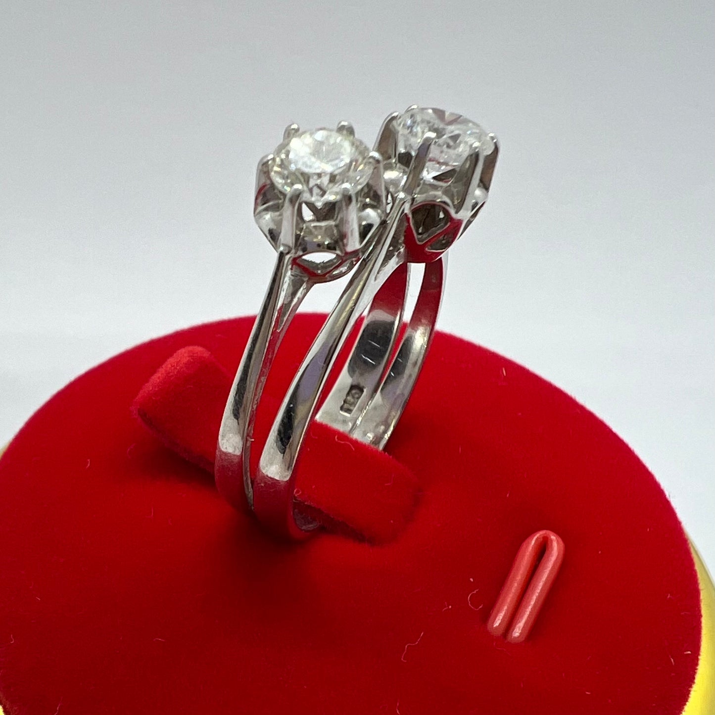 Anello “toi et moi” o contrariè oro bianco 18 kt e diamanti .52/.55 - .46/.48 ct. GIA