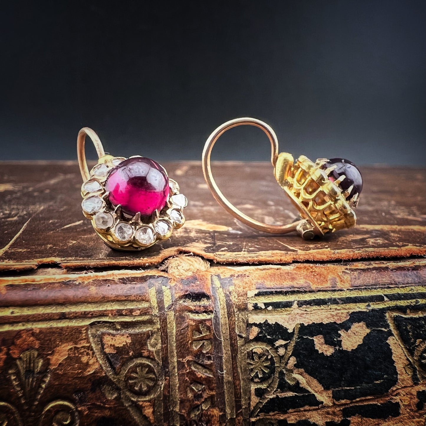18K Gold Earrings with Cabochon Spinels and Diamonds – Late 19th/Early 20th Century