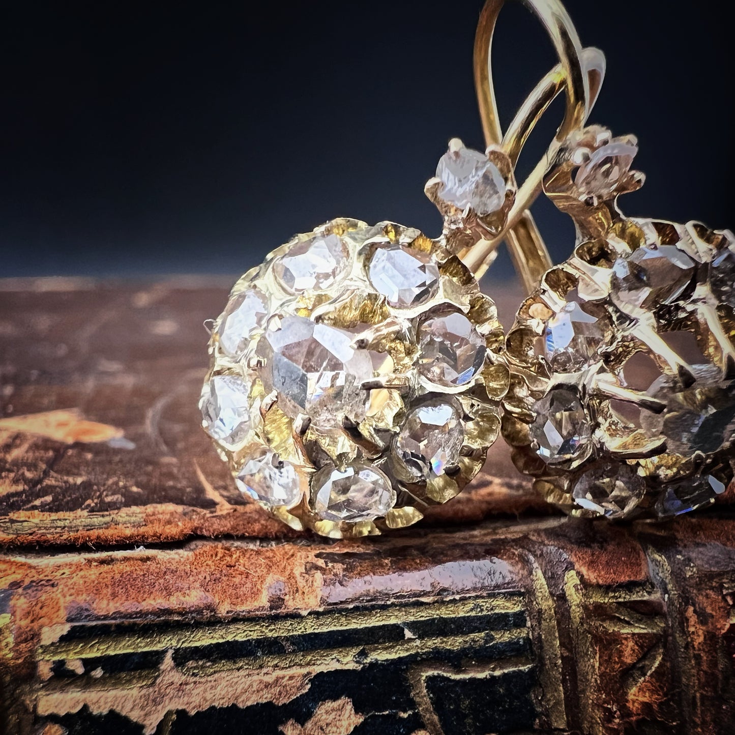 Antique Italian earrings in 18k gold and diamonds