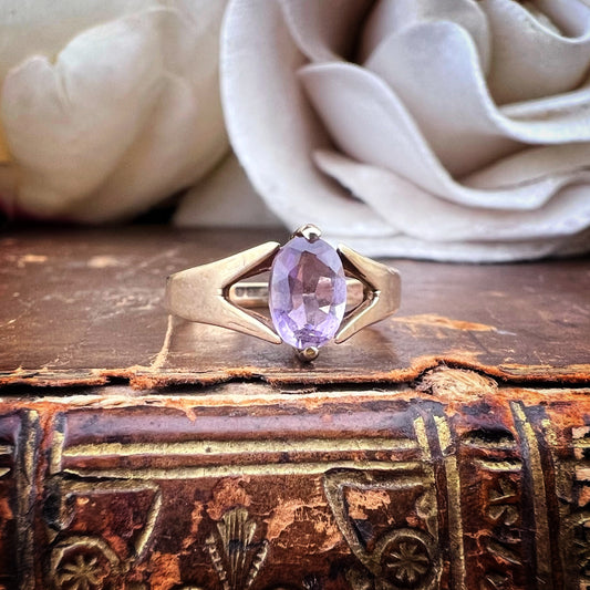 Anello vintage con ametista ovale – anni ’70