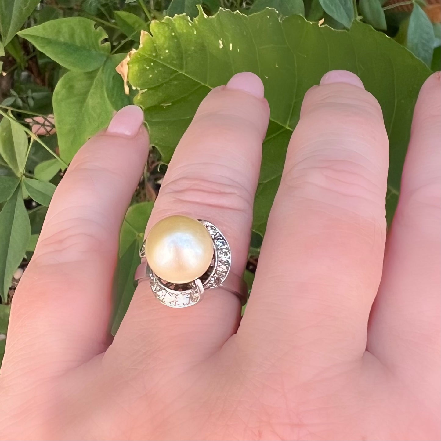 18K white gold pearl and diamond ring