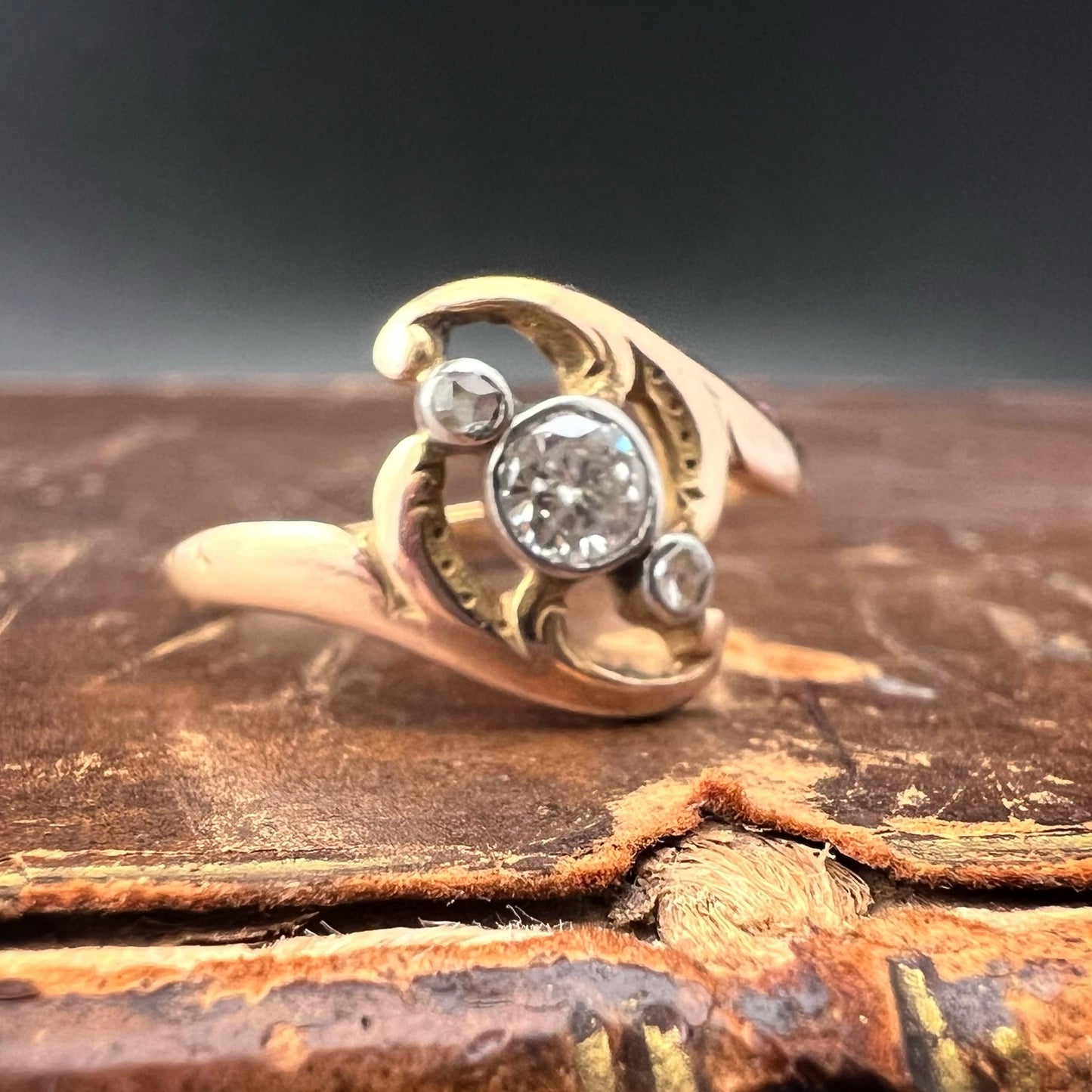 Anello Art Nouveau in oro 18 ct e diamante a taglio europeo