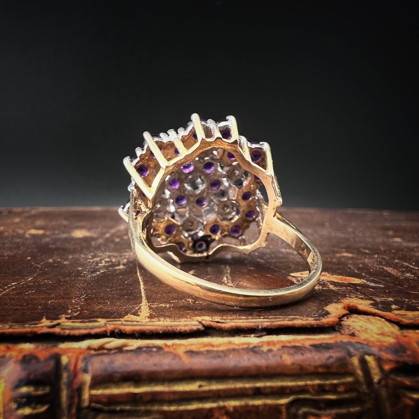 Large flower ring in gold, amethysts and diamonds - Birmingham 1954